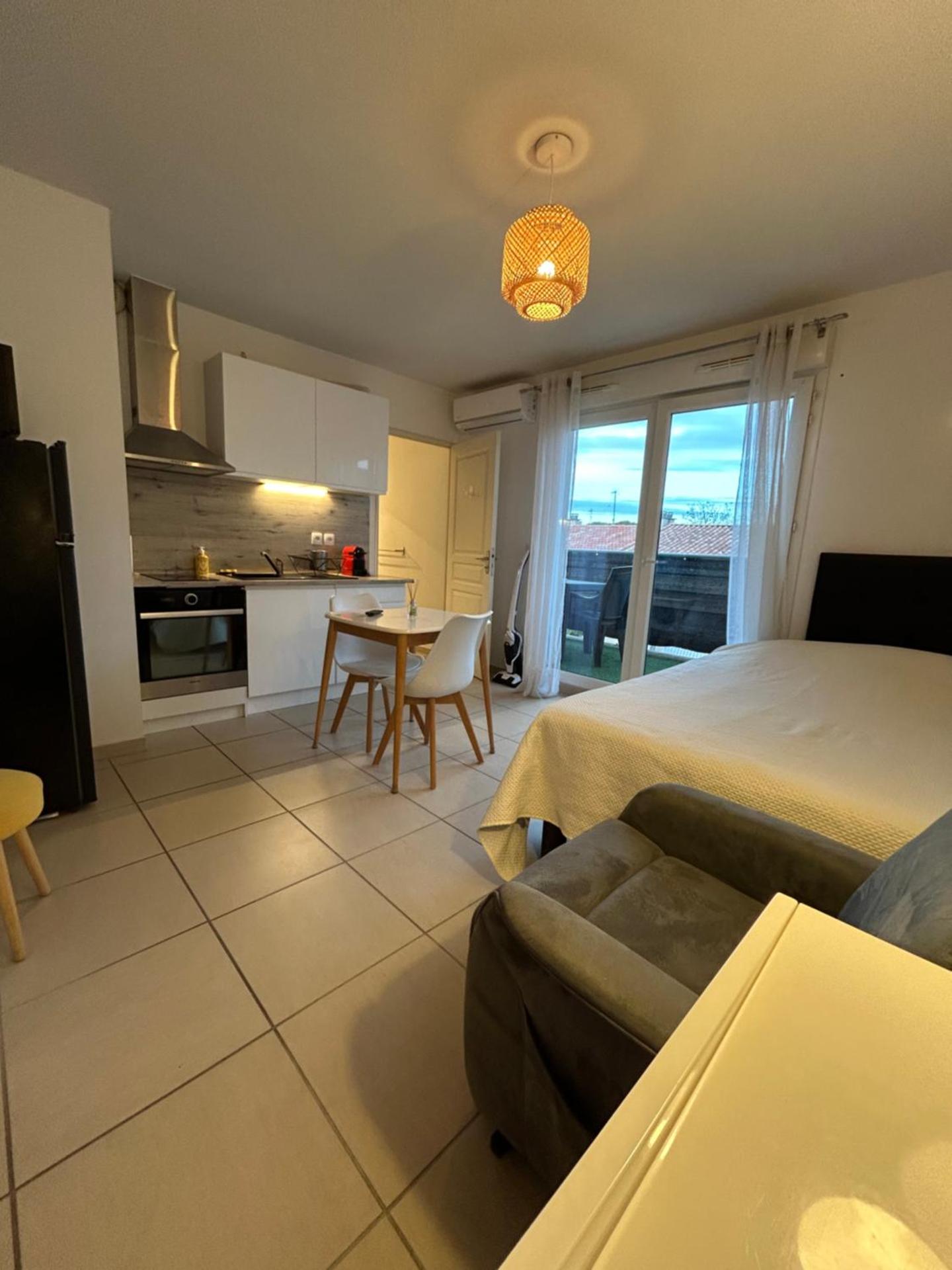 Studio a 3 mn à pied des thermes