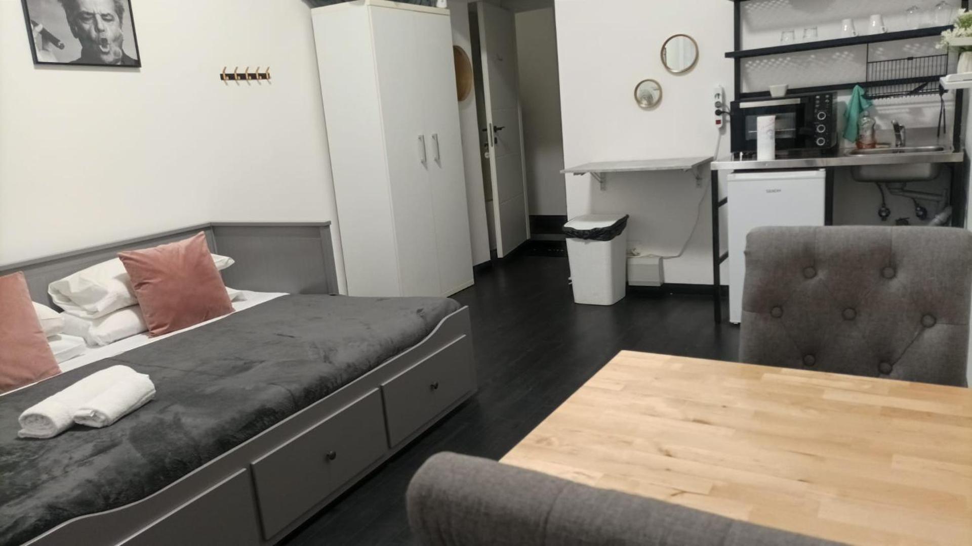 little roma apartment