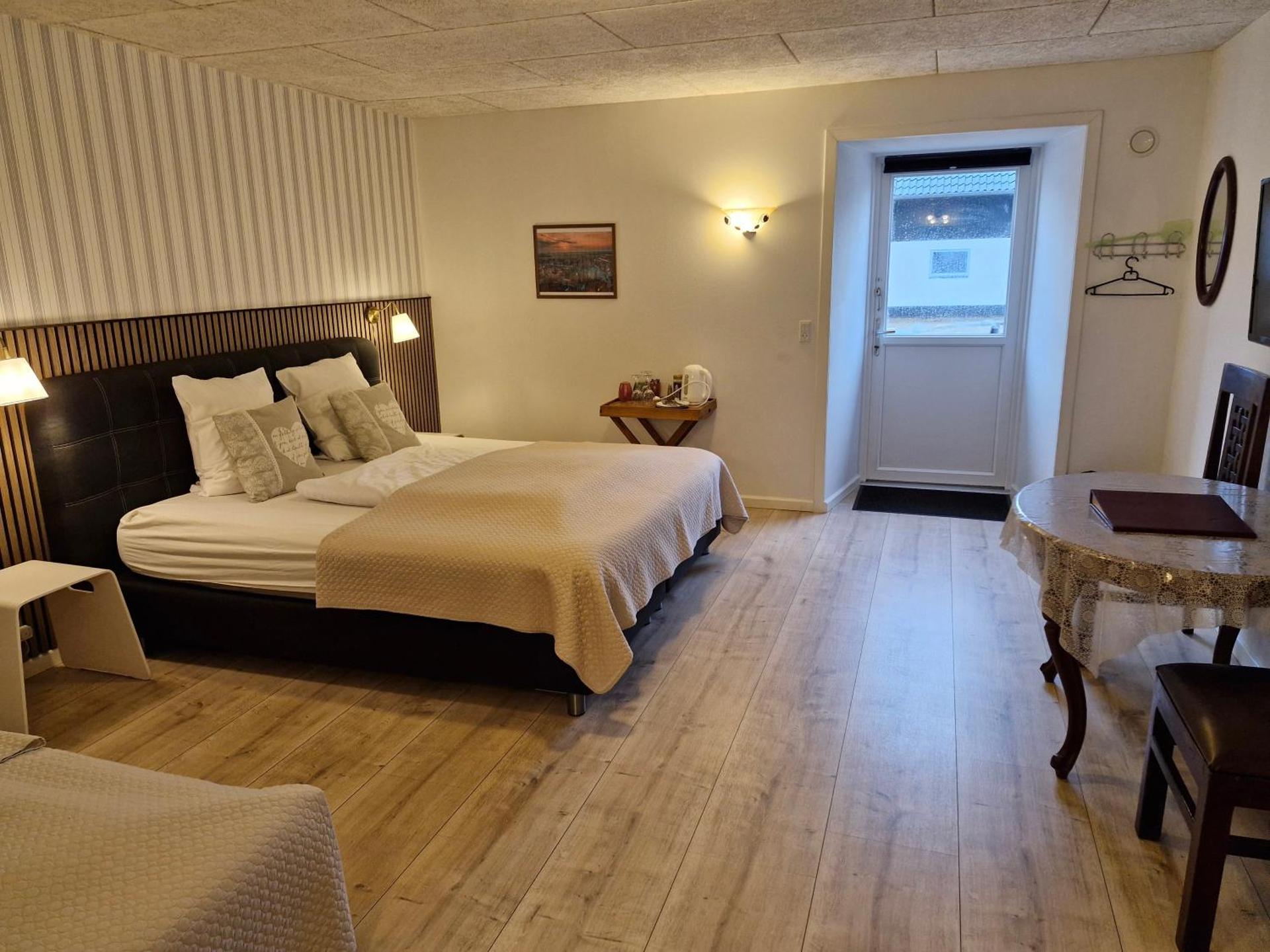 Deluxe Double Room with Extra Bed