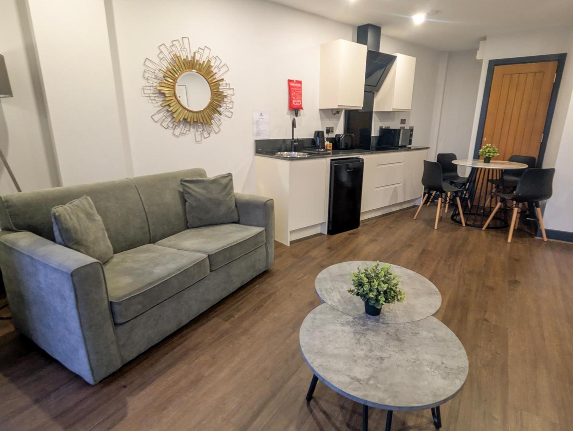 One-Bedroom Apartment with One Double Bed and Sofa Bed - Walk-In Shower/Non-Smoking