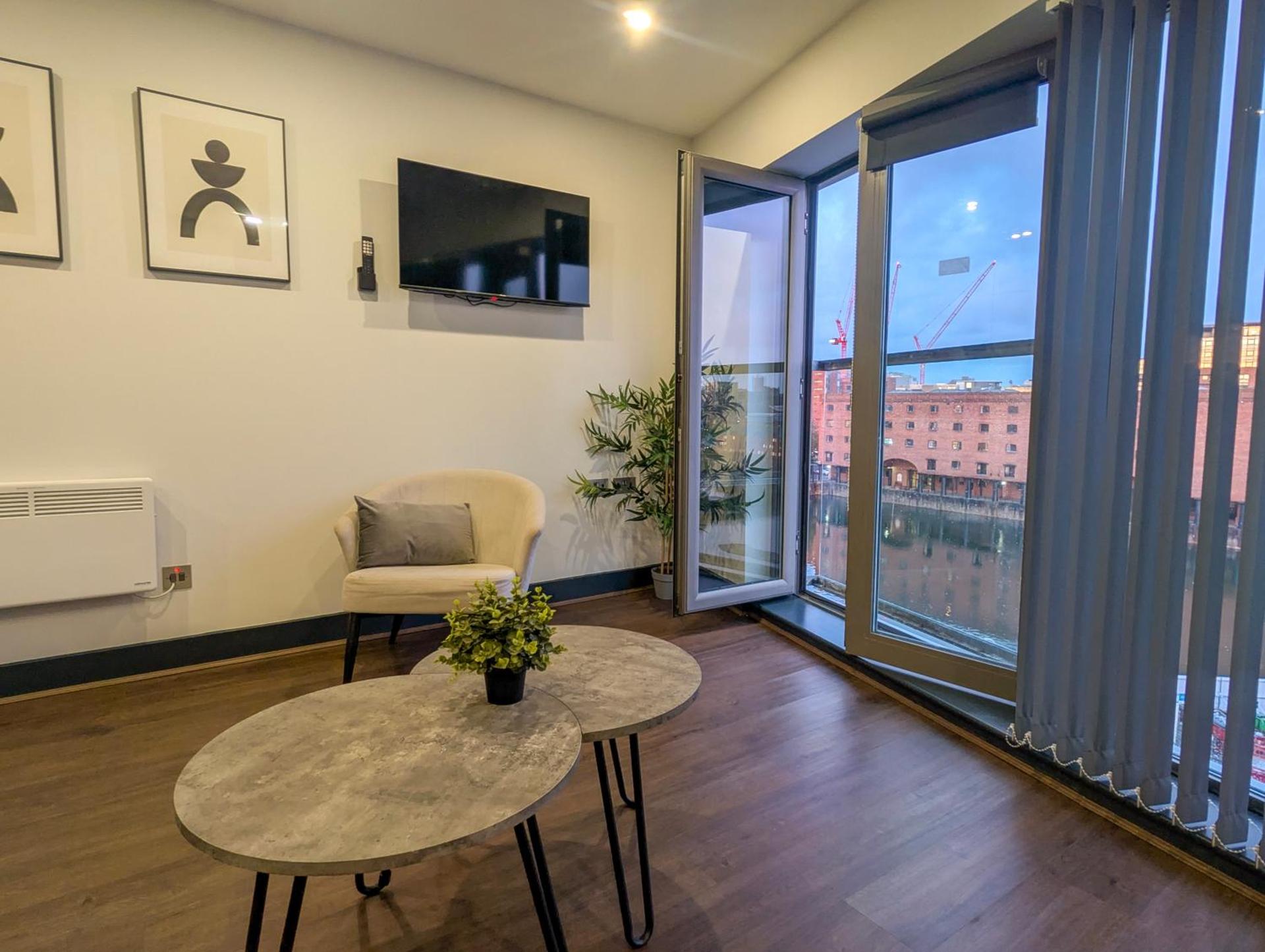 One-Bedroom Apartment with One Double Bed and Sofa Bed - Walk-In Shower/Non-Smoking