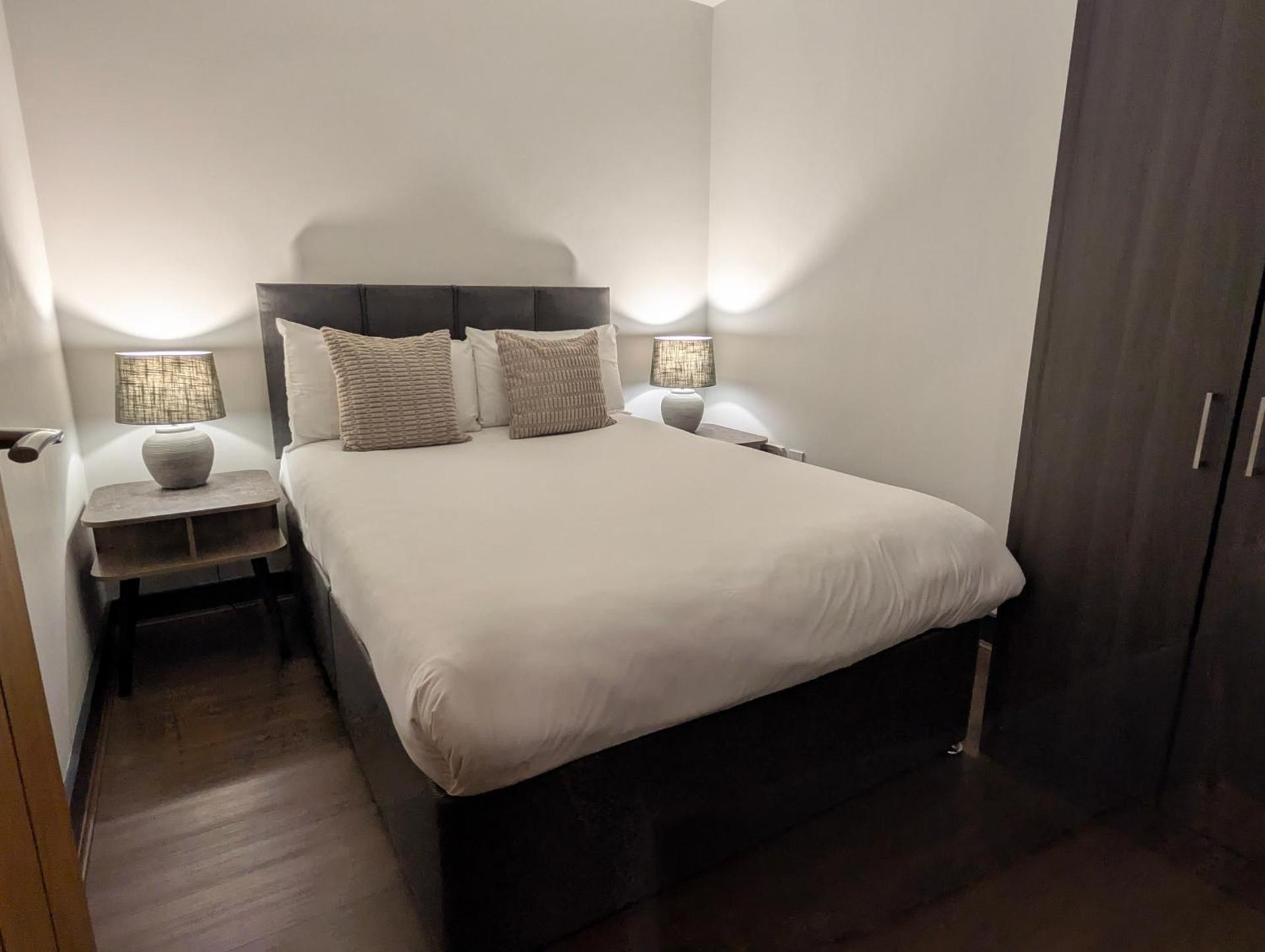 Two-Bedroom Apartment with Two Double Beds and Sofa Bed - Walk-In Shower/Non-Smoking