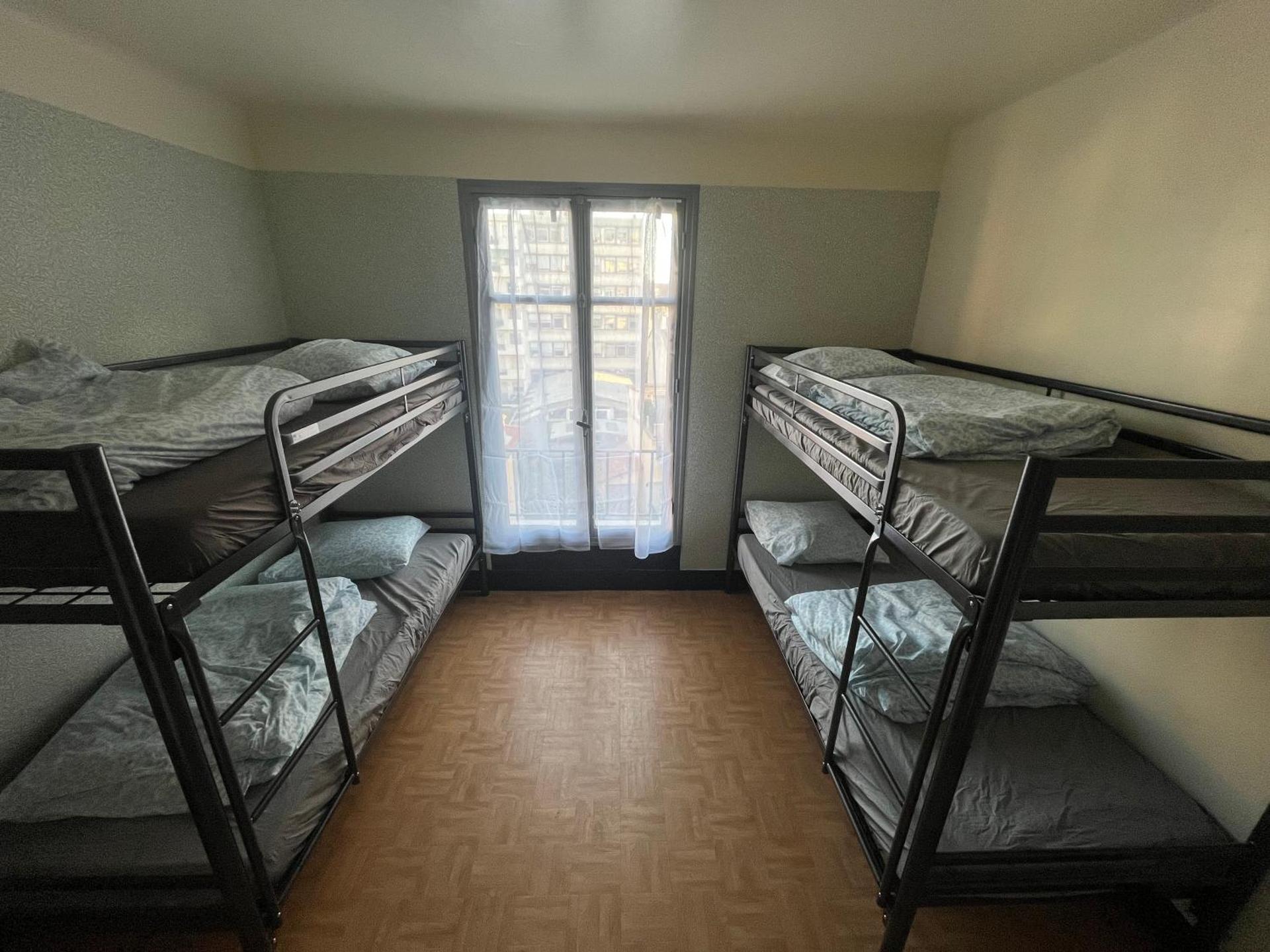 Bunk Bed in Mixed Dormitory Room