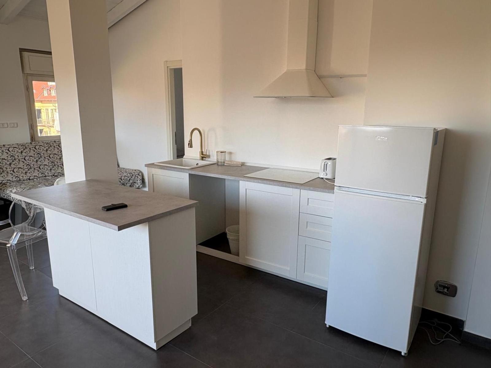 A casa di Manu - nuovissimo attico con terrazzo e box