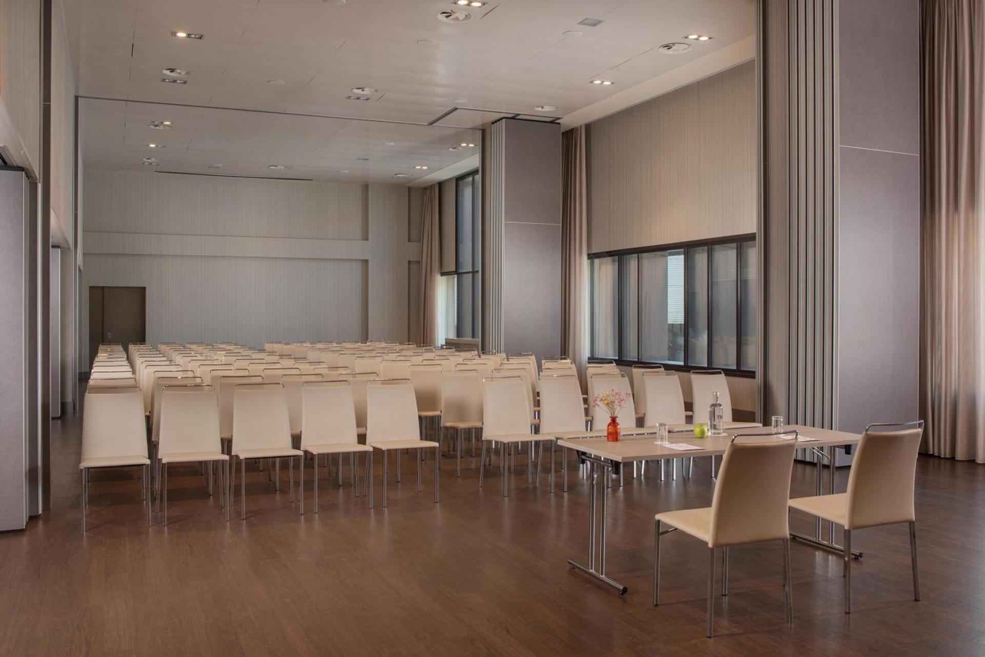 Meeting/conference room