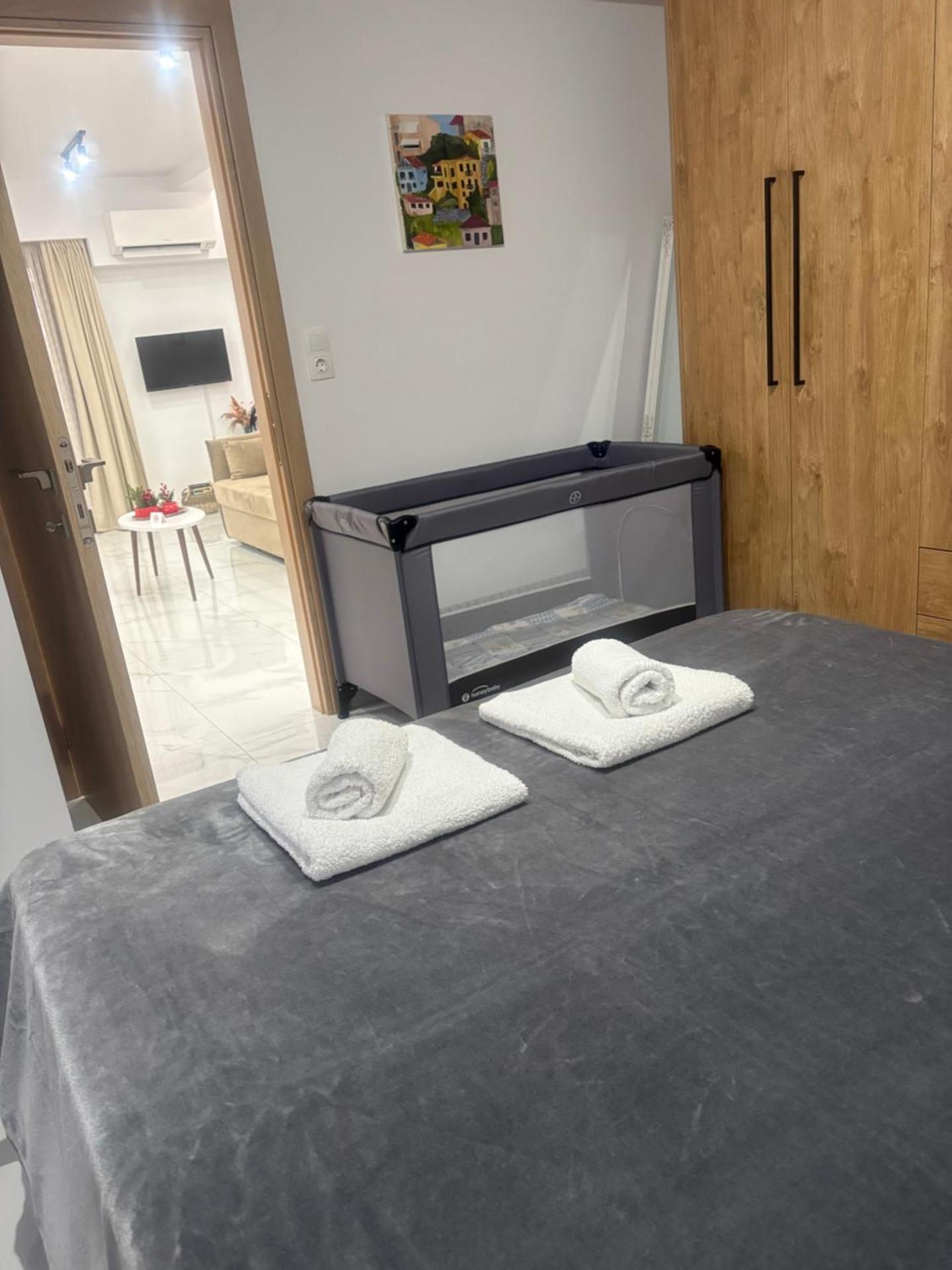 Project Georgiadi #2 - Modern Apartment in peaceful neighborhood - 15 mins from Loutra Pozar