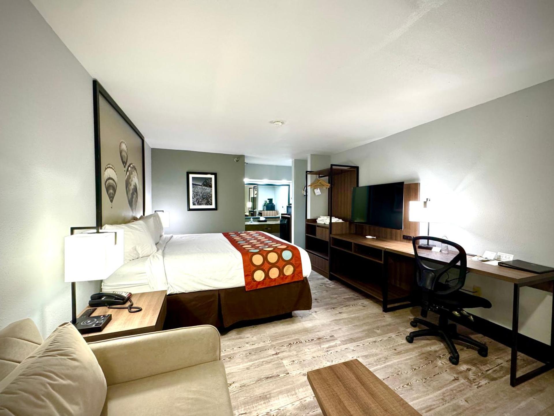 King Room - Non-Smoking