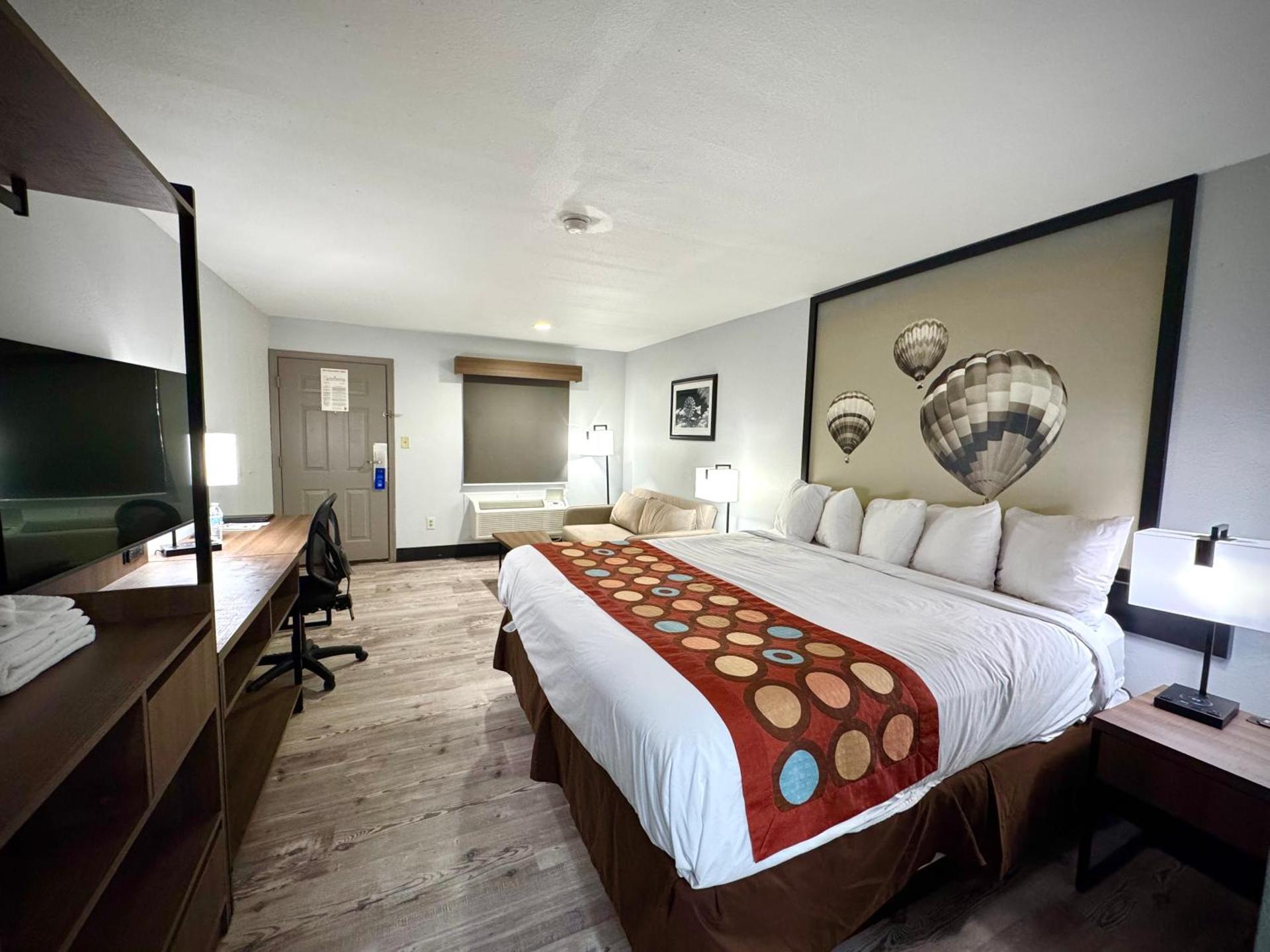 King Room - Non-Smoking