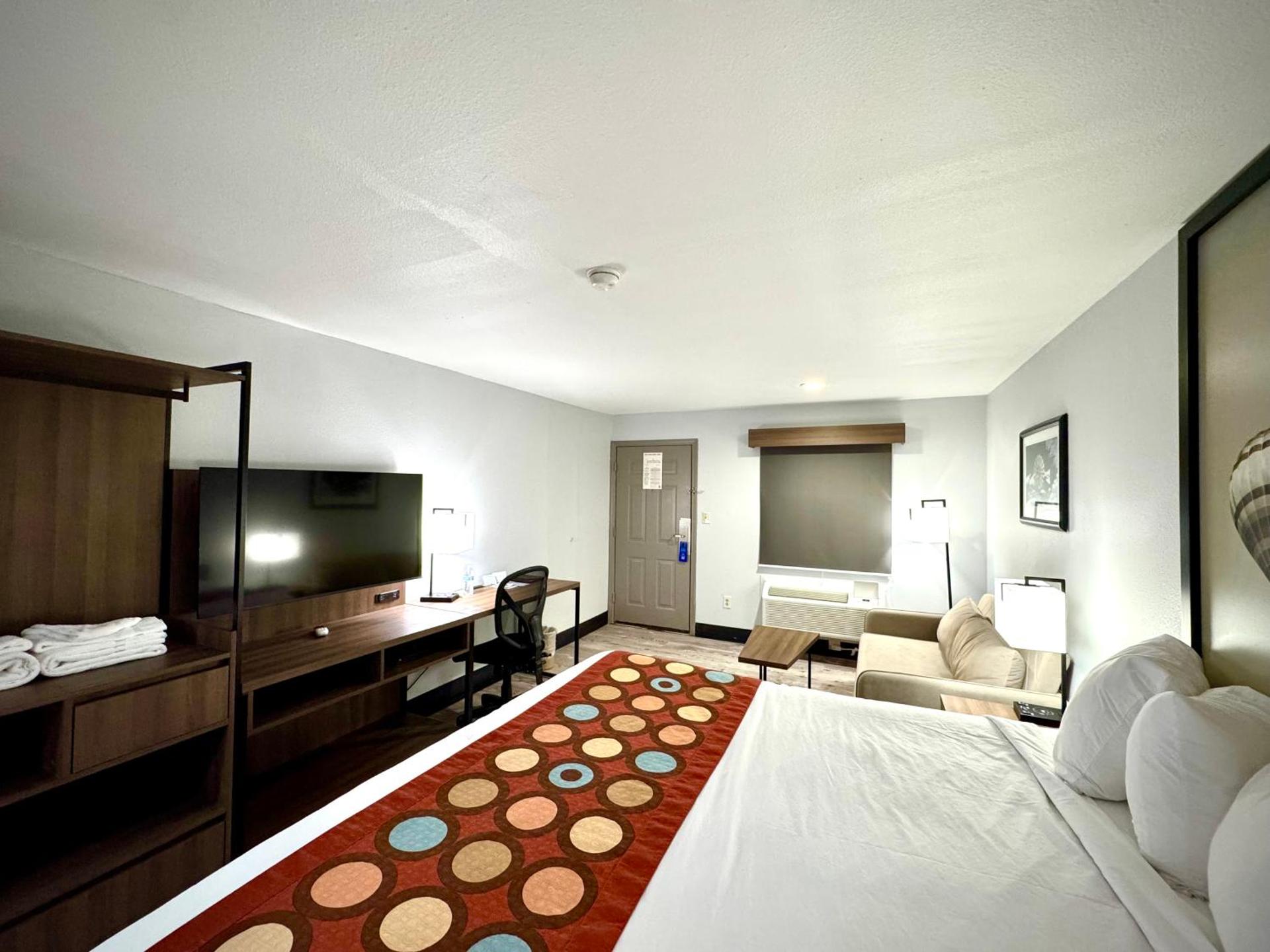 Super 8 by Wyndham Clovis