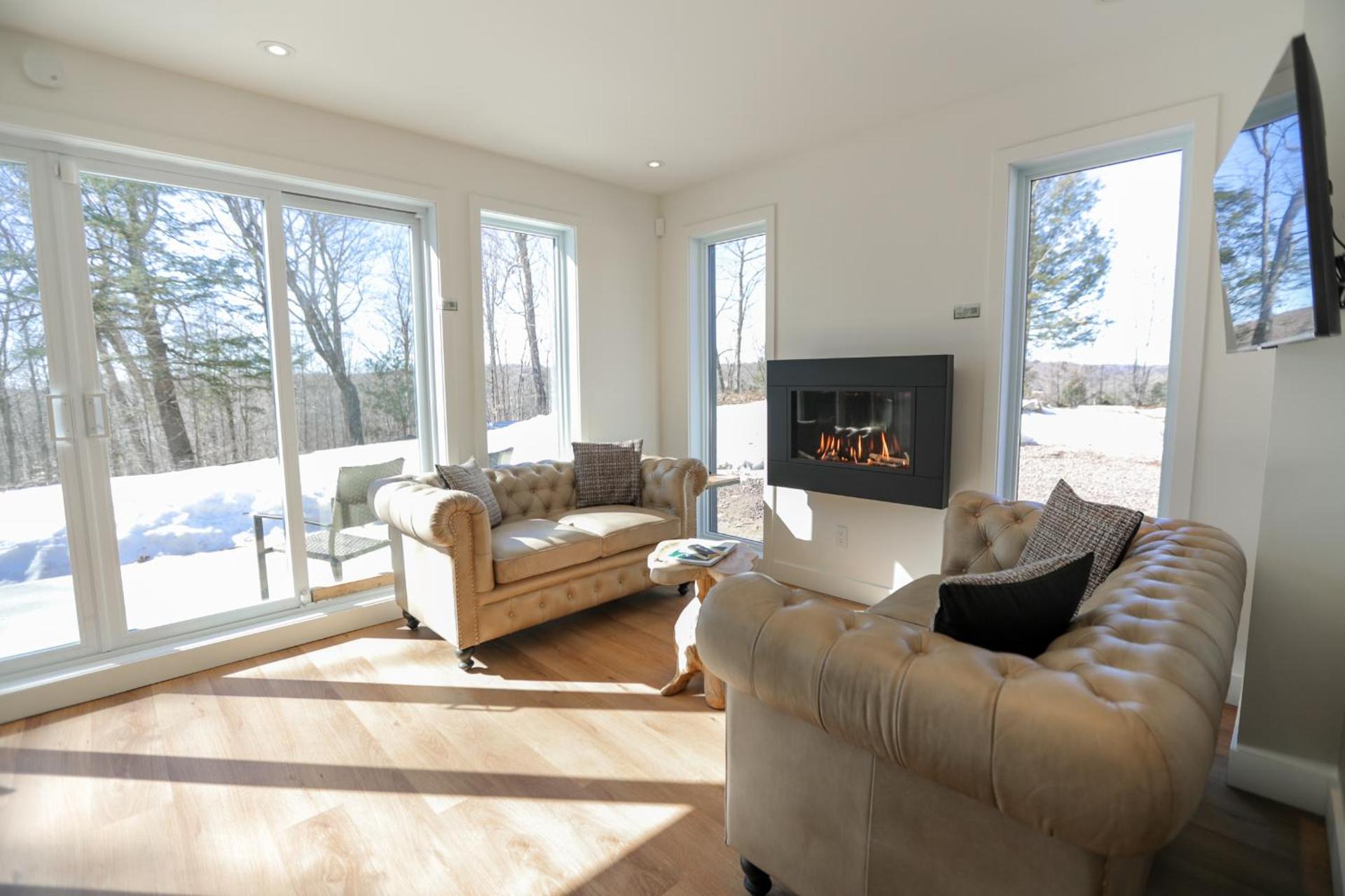 Chalet Élios , Private Hot Tub & Games, Ski