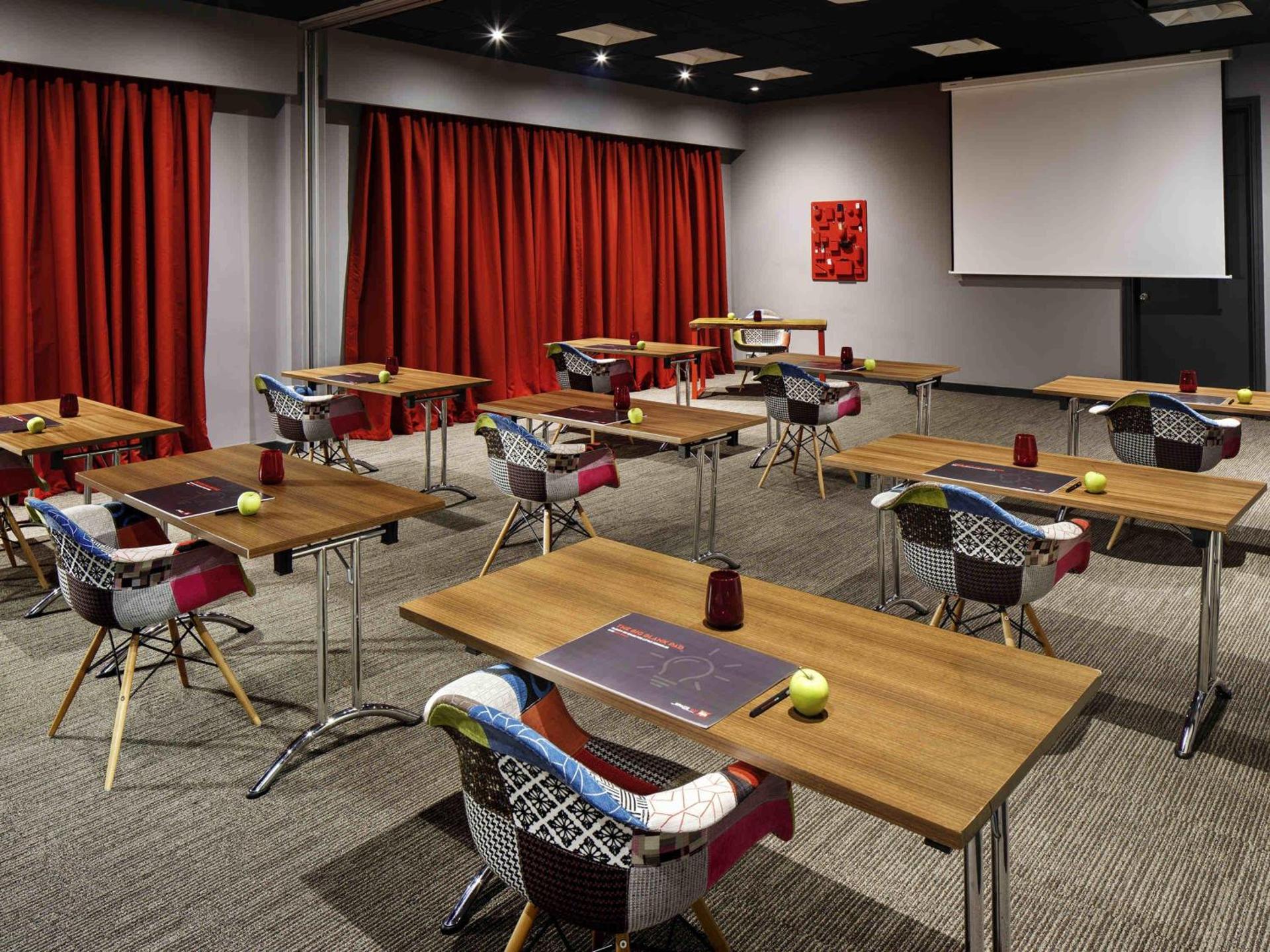 Meeting/conference room