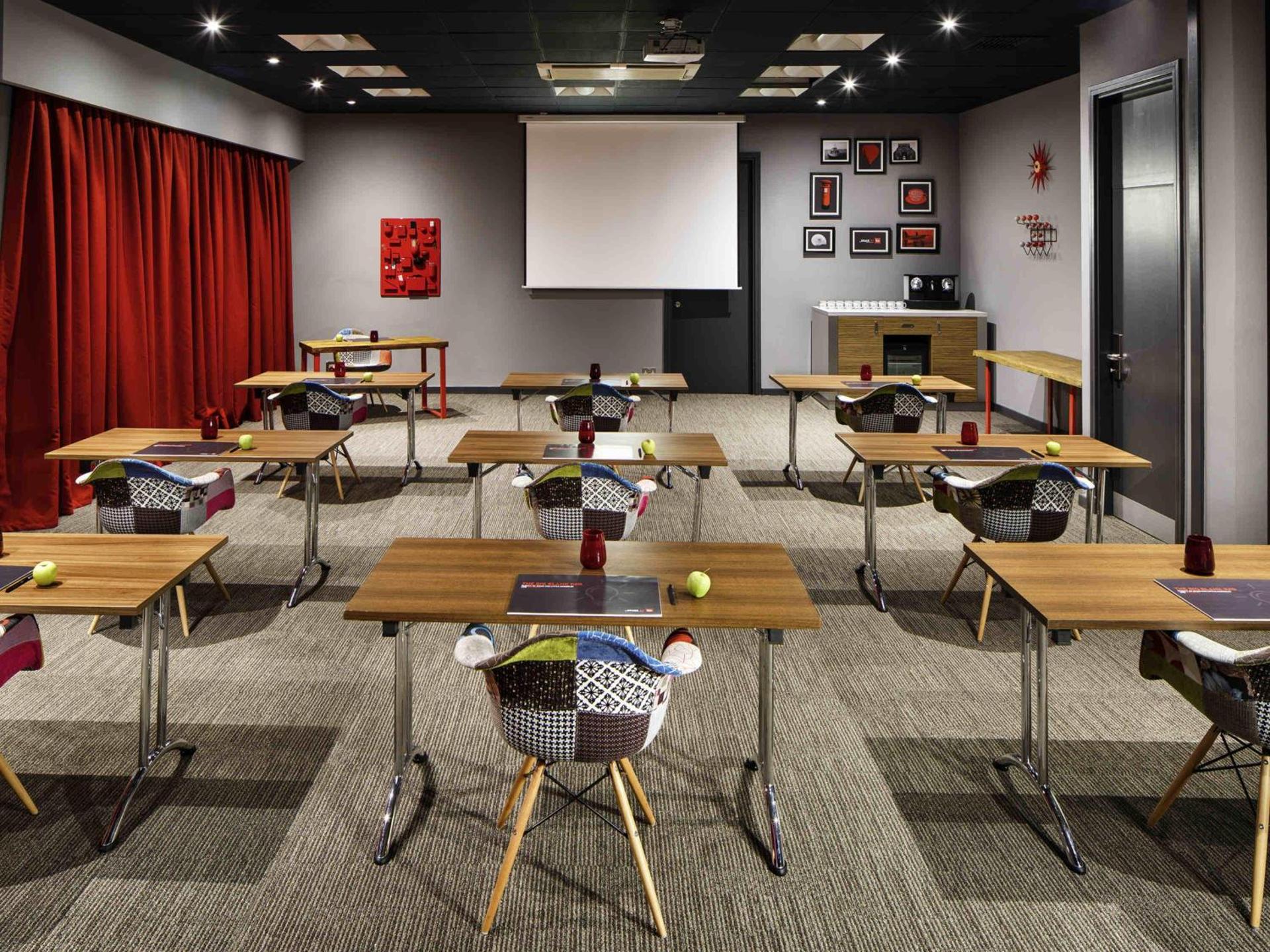 Meeting/conference room