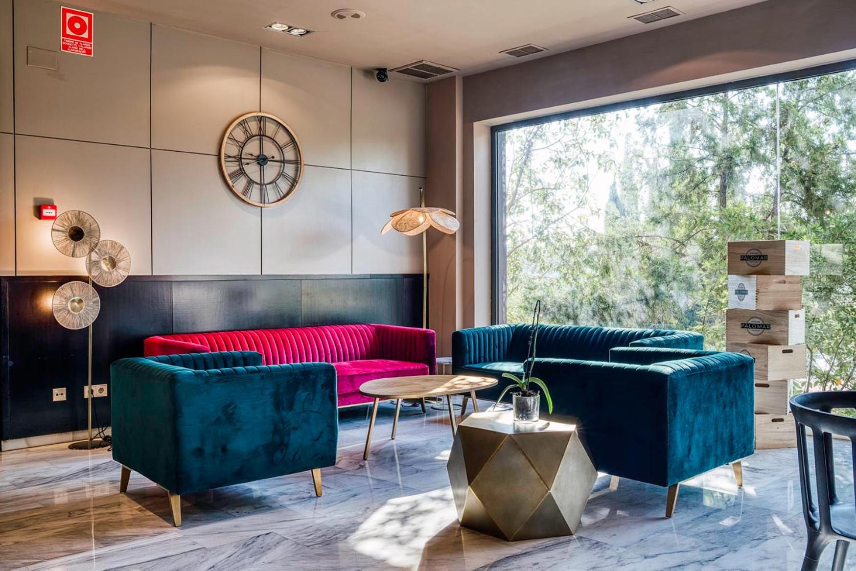 Communal lounge/ TV room