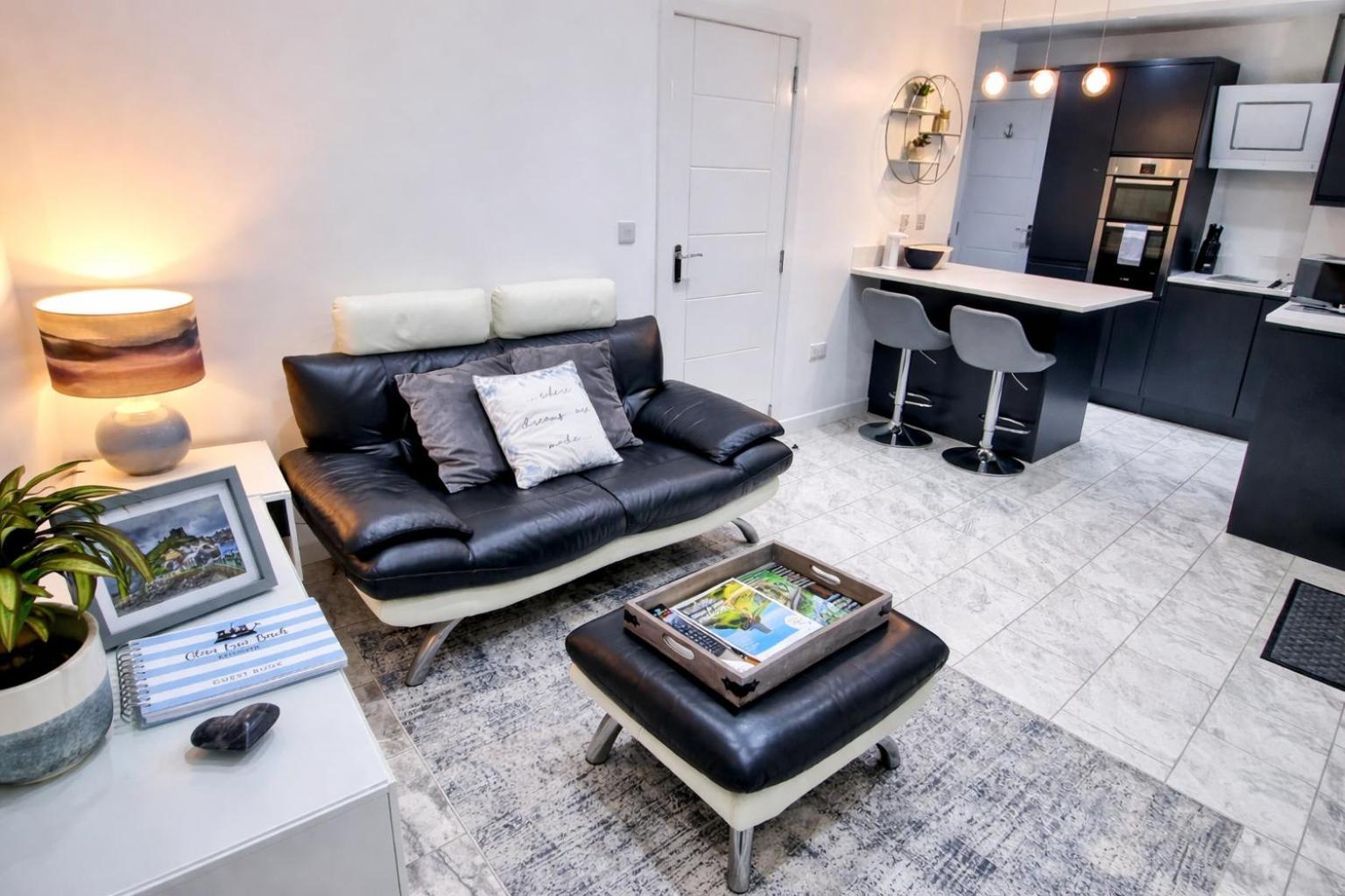 Criccieth- STUDIO GLAN ERIN BACH