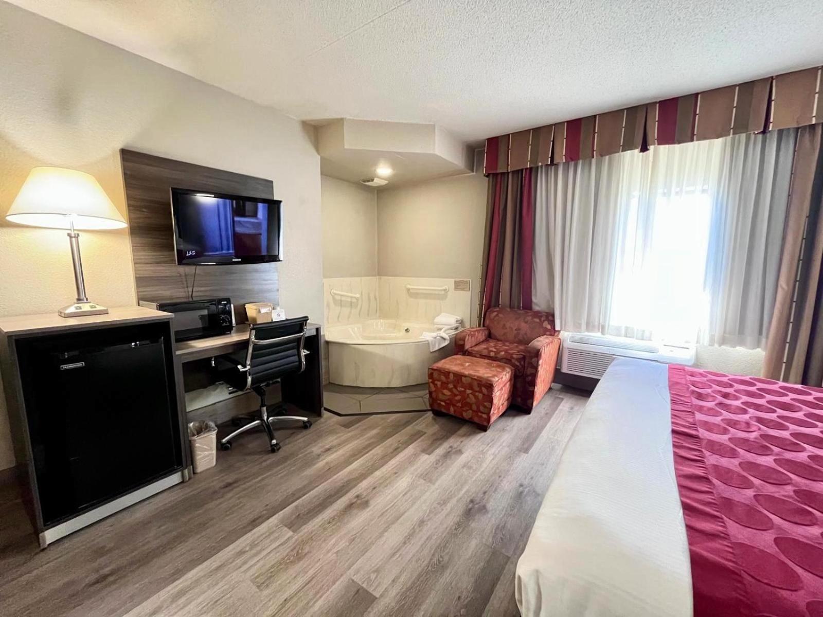 Ramada by Wyndham Platte City KCI Airport