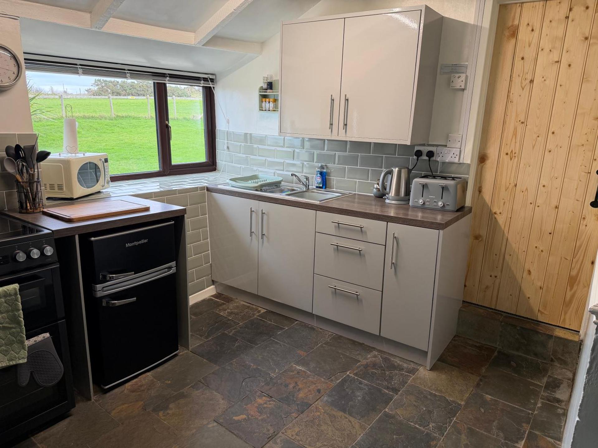 Byre Cottages & Log Cabin