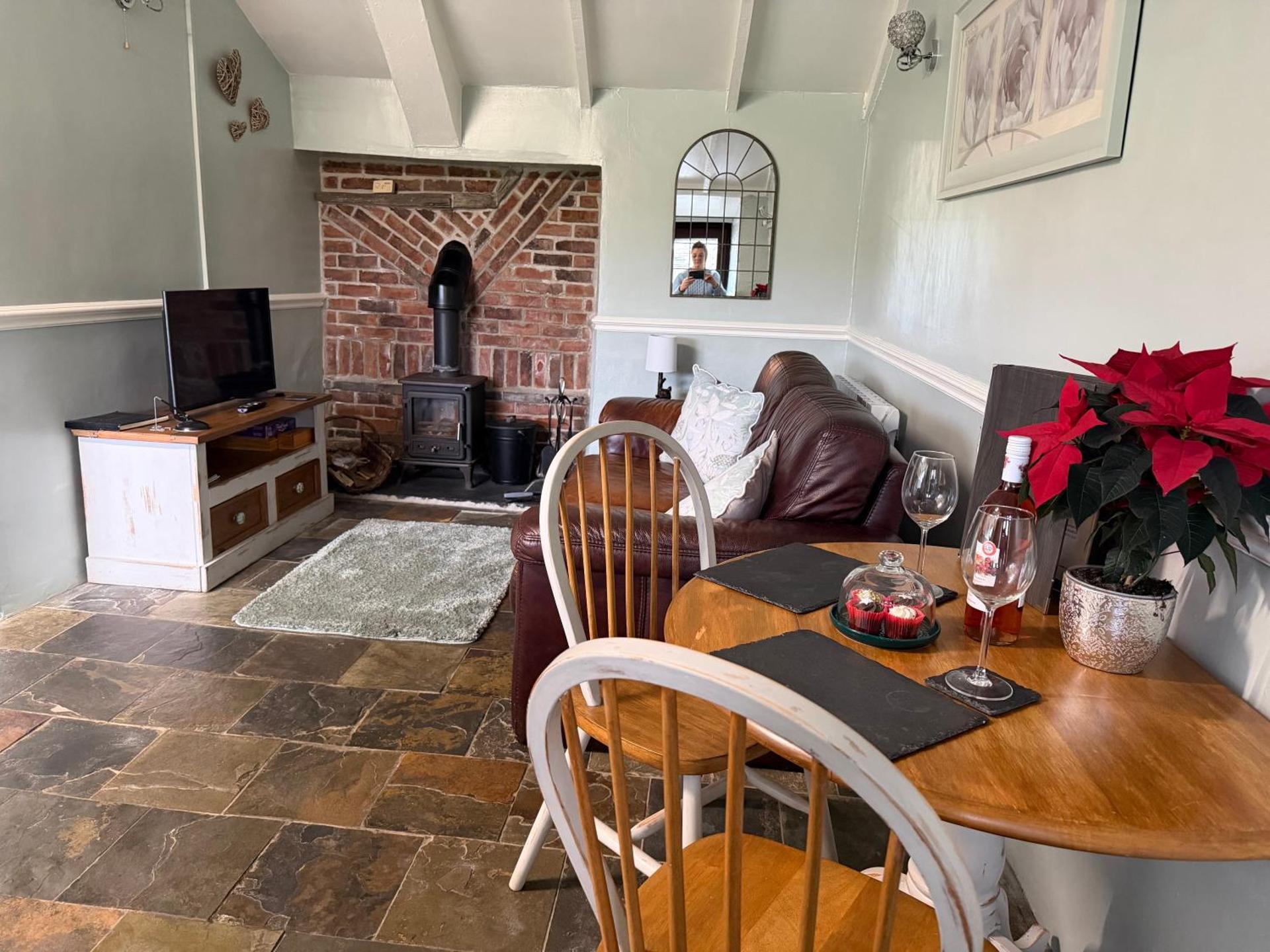 Byre Cottages & Log Cabin