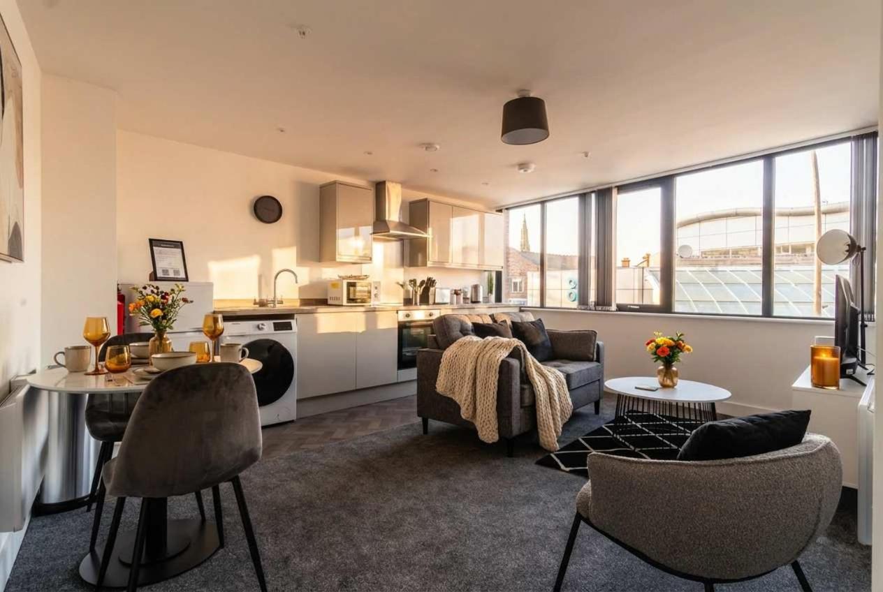 Bright 1 Bed Apartment in Central Wrexham