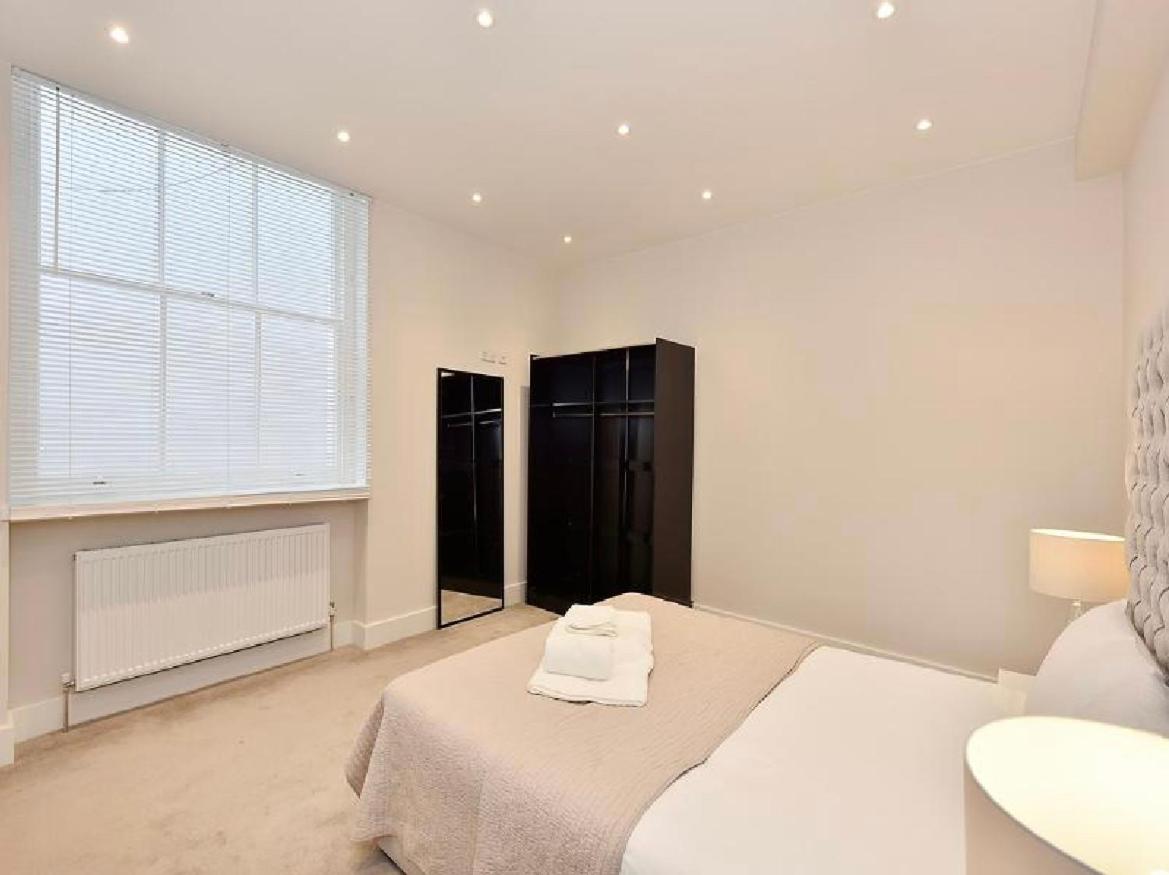 3 Bedrooms flat in South Kensington Queensgate 61