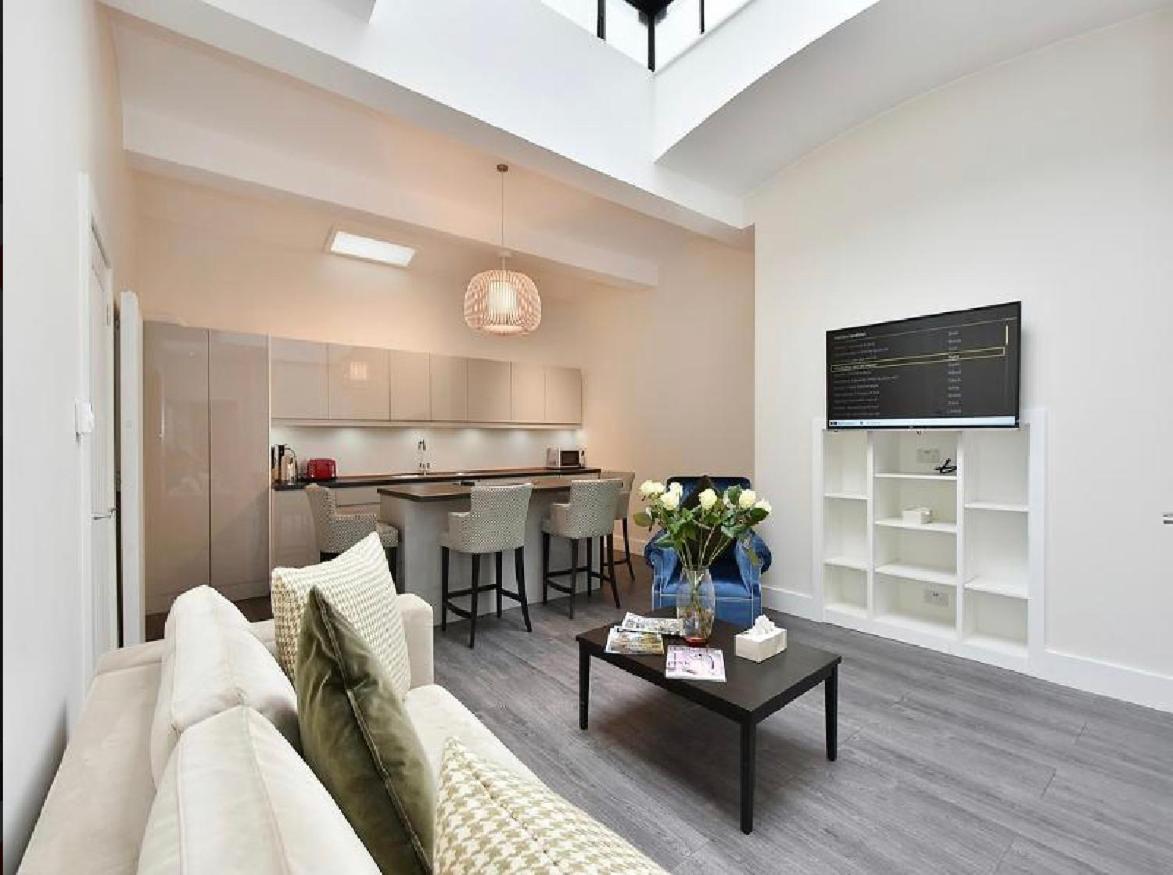 3 Bedrooms flat in South Kensington Queensgate 61