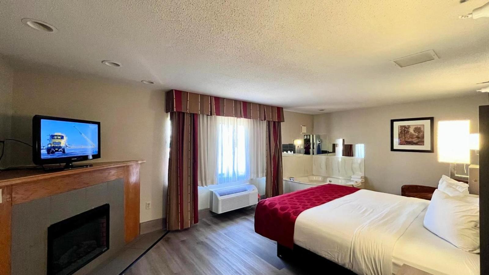 Ramada by Wyndham Platte City KCI Airport
