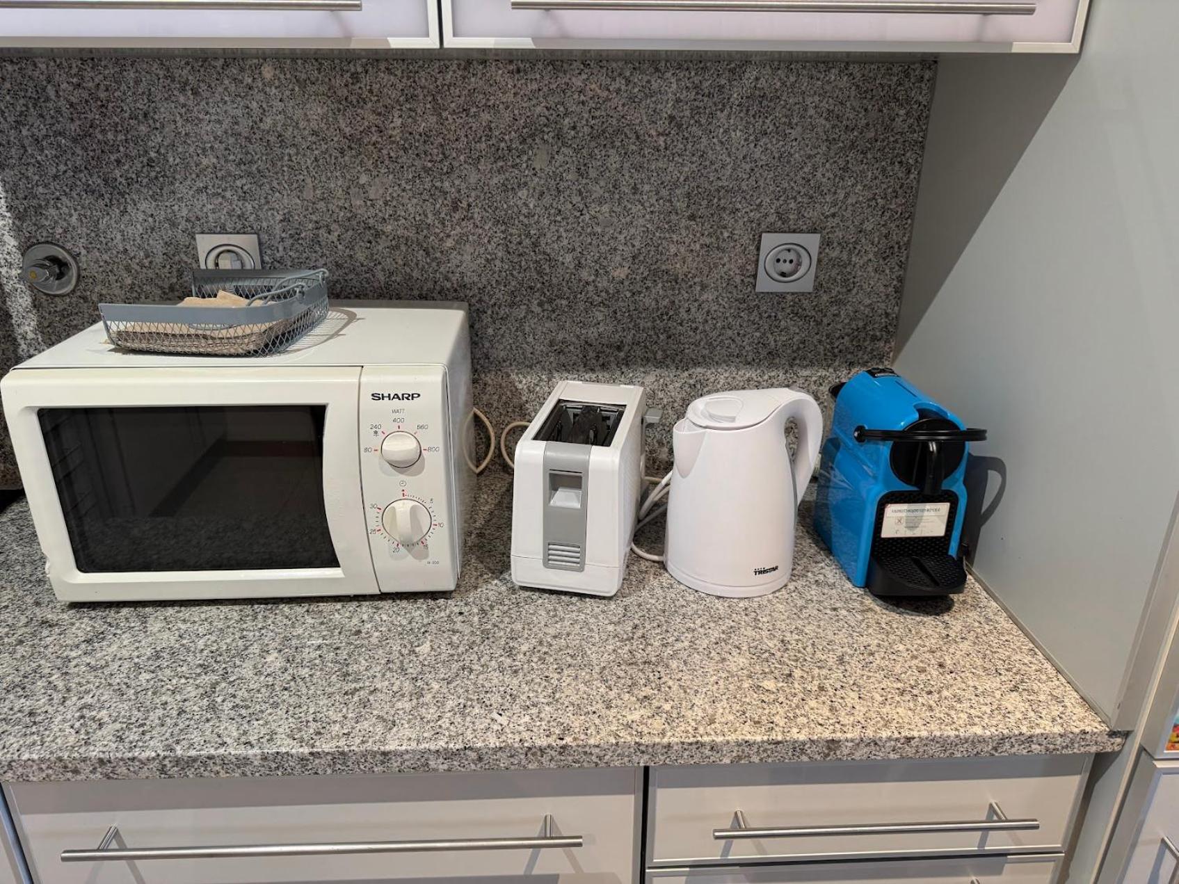 Coffee/tea facilities