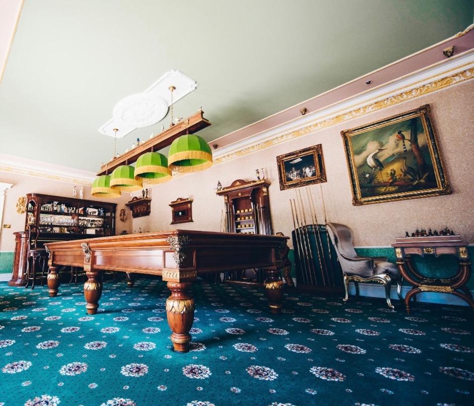 Traditional Log Cabin next to Harry Potter Studios