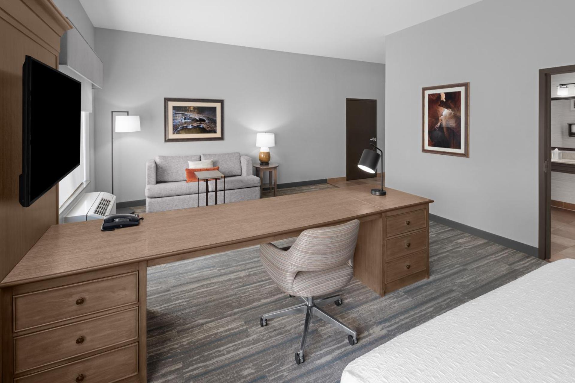 King Suite - Hearing Access/Non-Smoking