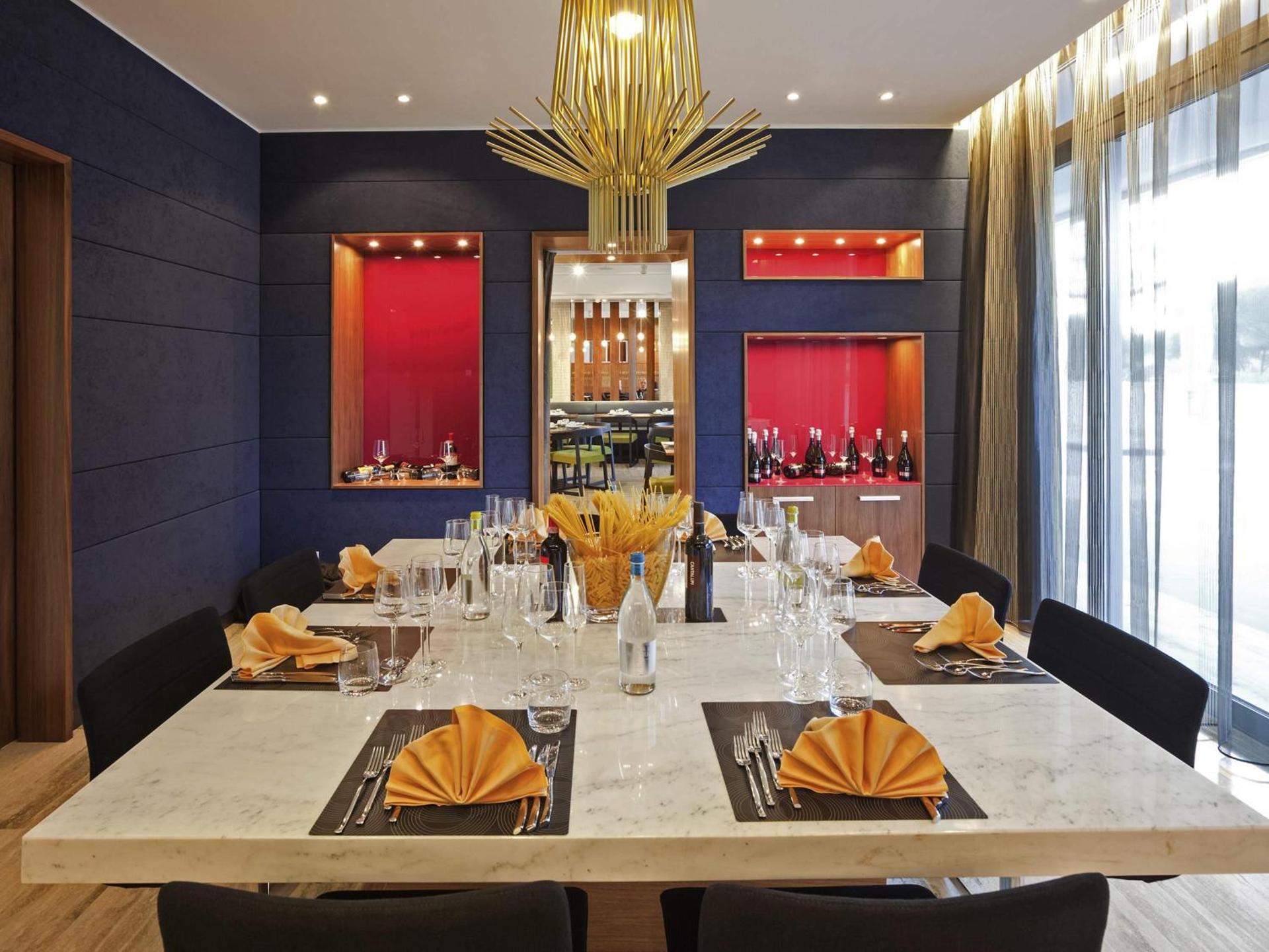 Meeting/conference room