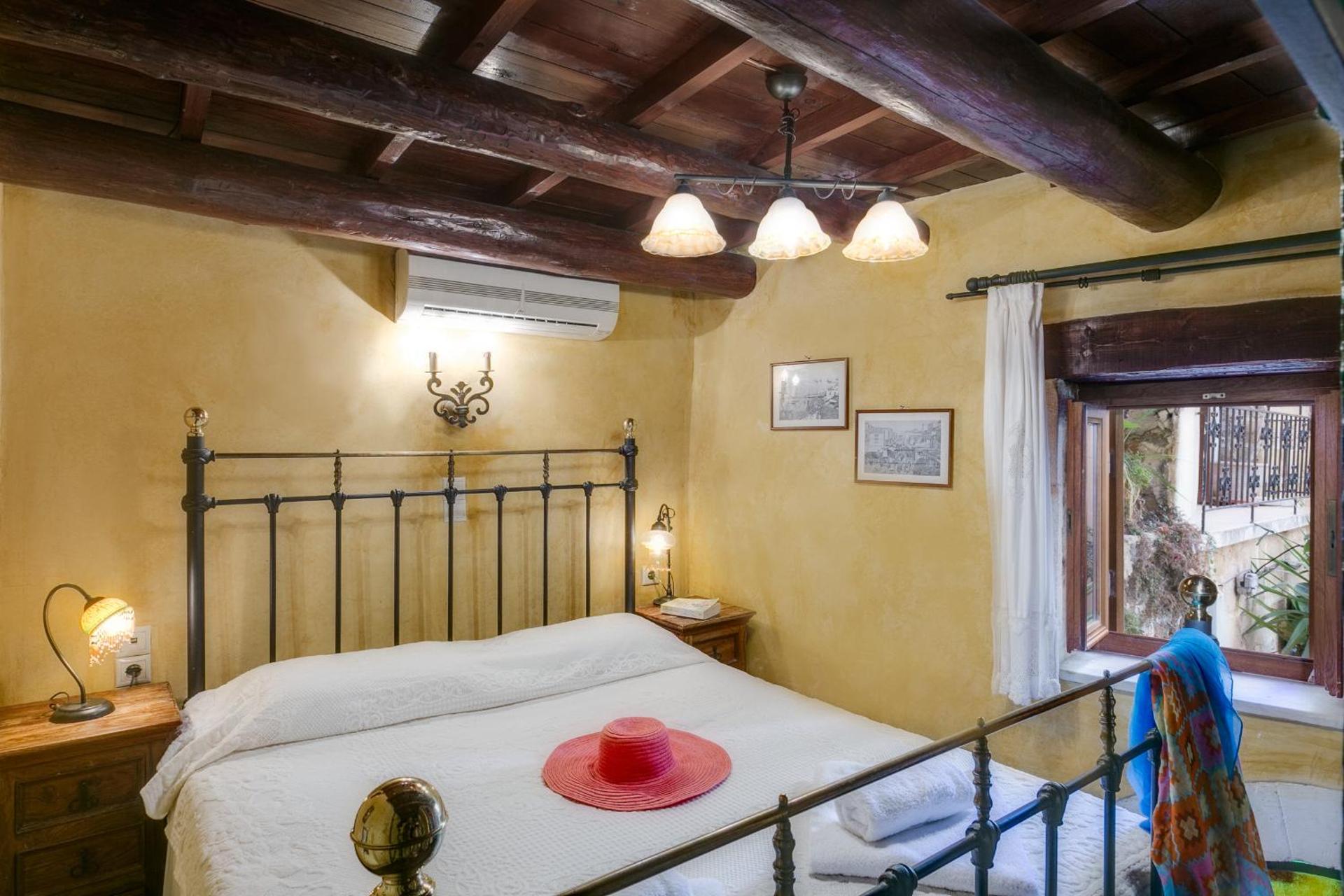 Ifigenia Traditional Rooms & Maisonettes