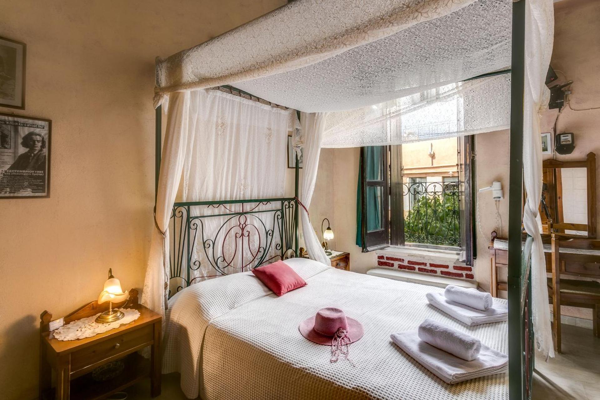 Ifigenia Traditional Rooms & Maisonettes