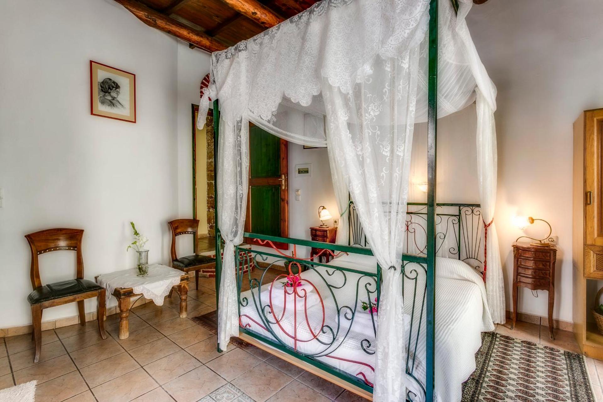 Ifigenia Traditional Rooms & Maisonettes