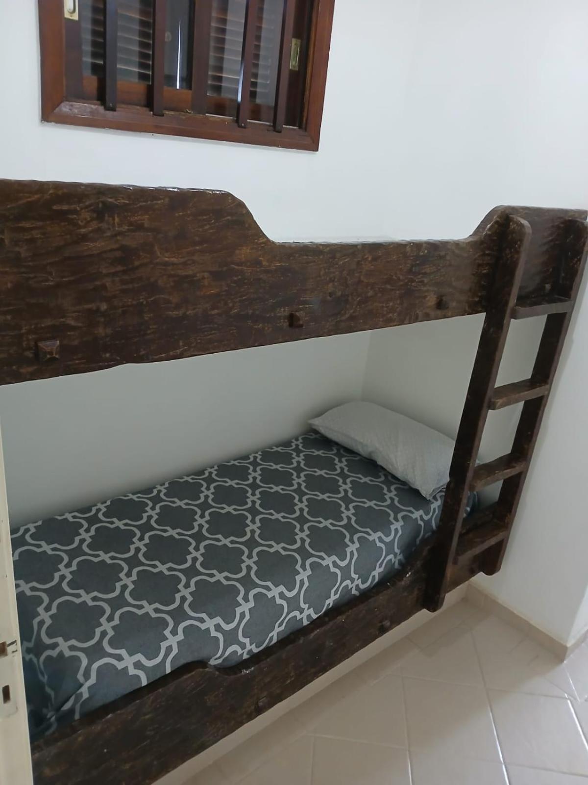 Pousada Parque Suites - ESTACIONAMENTO FECHAD0 e Piscina na enseada