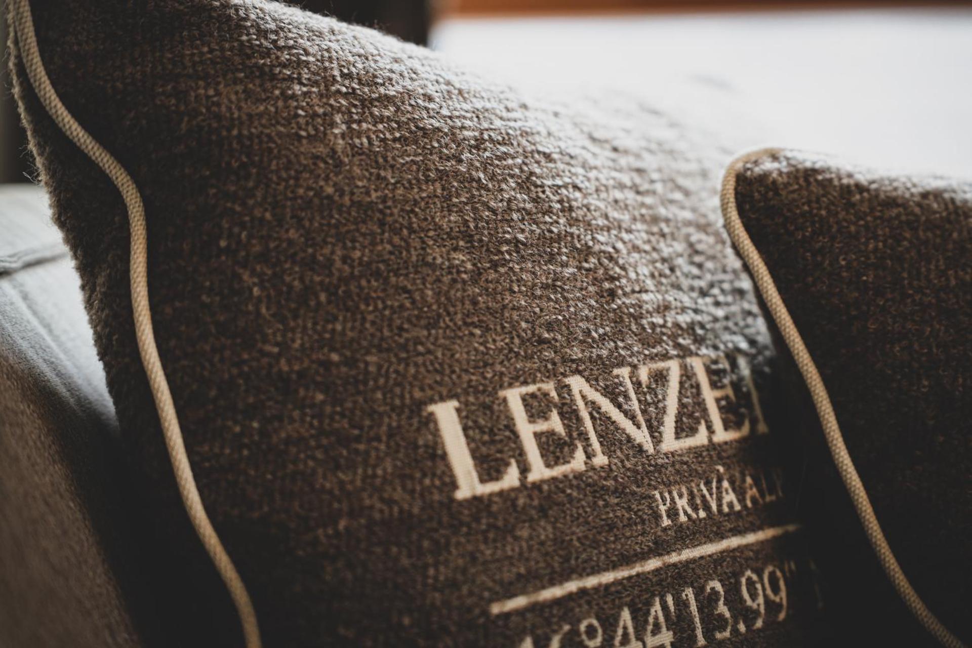 Deluxe One-Bedroom Apartment