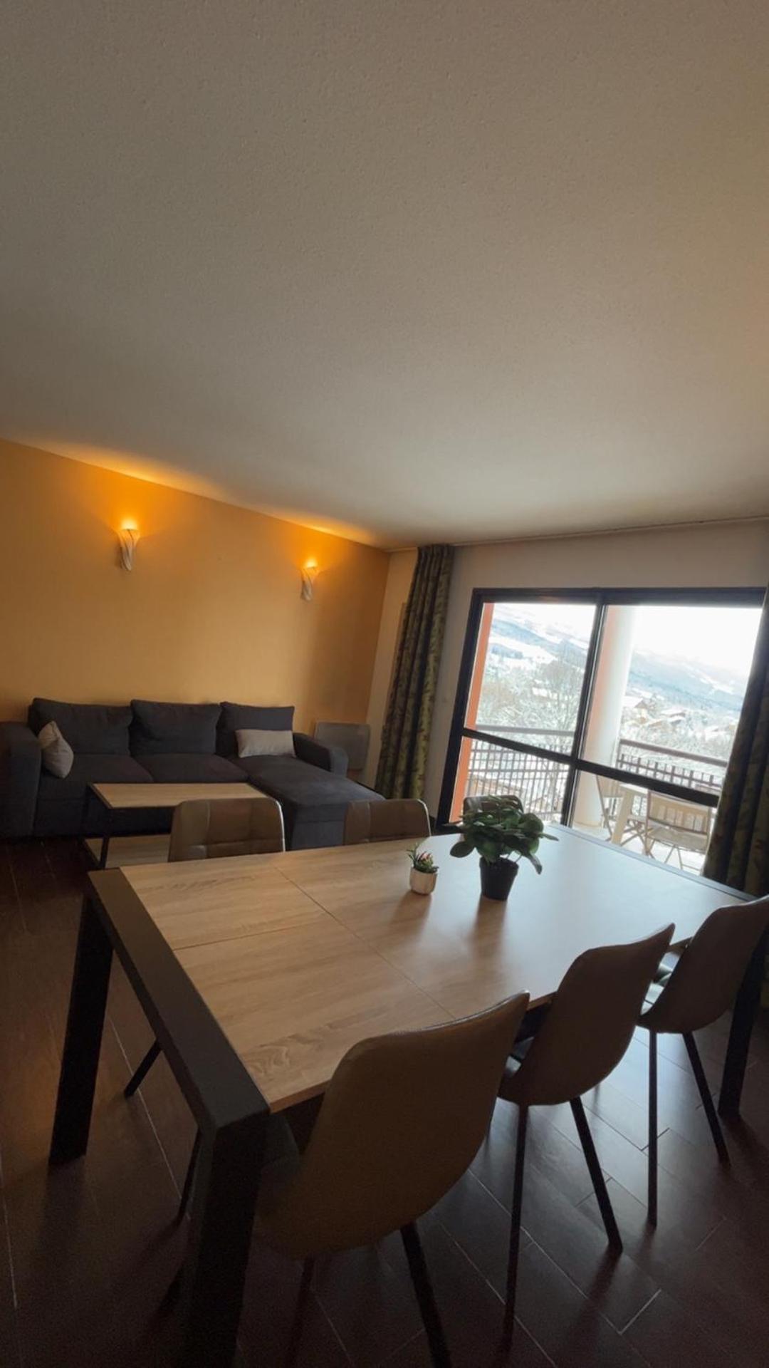 Duplex Apartment (4-6 Adults)