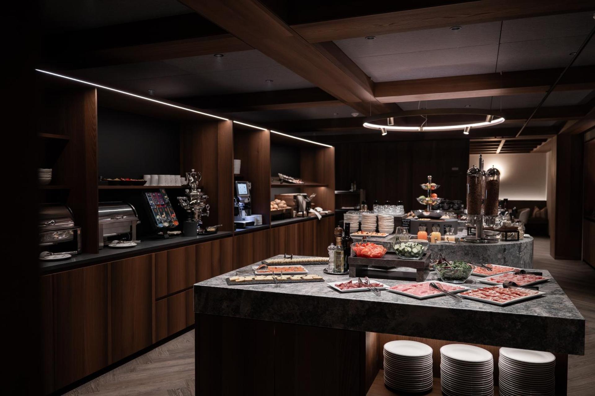 The Oswald Grand Hotel