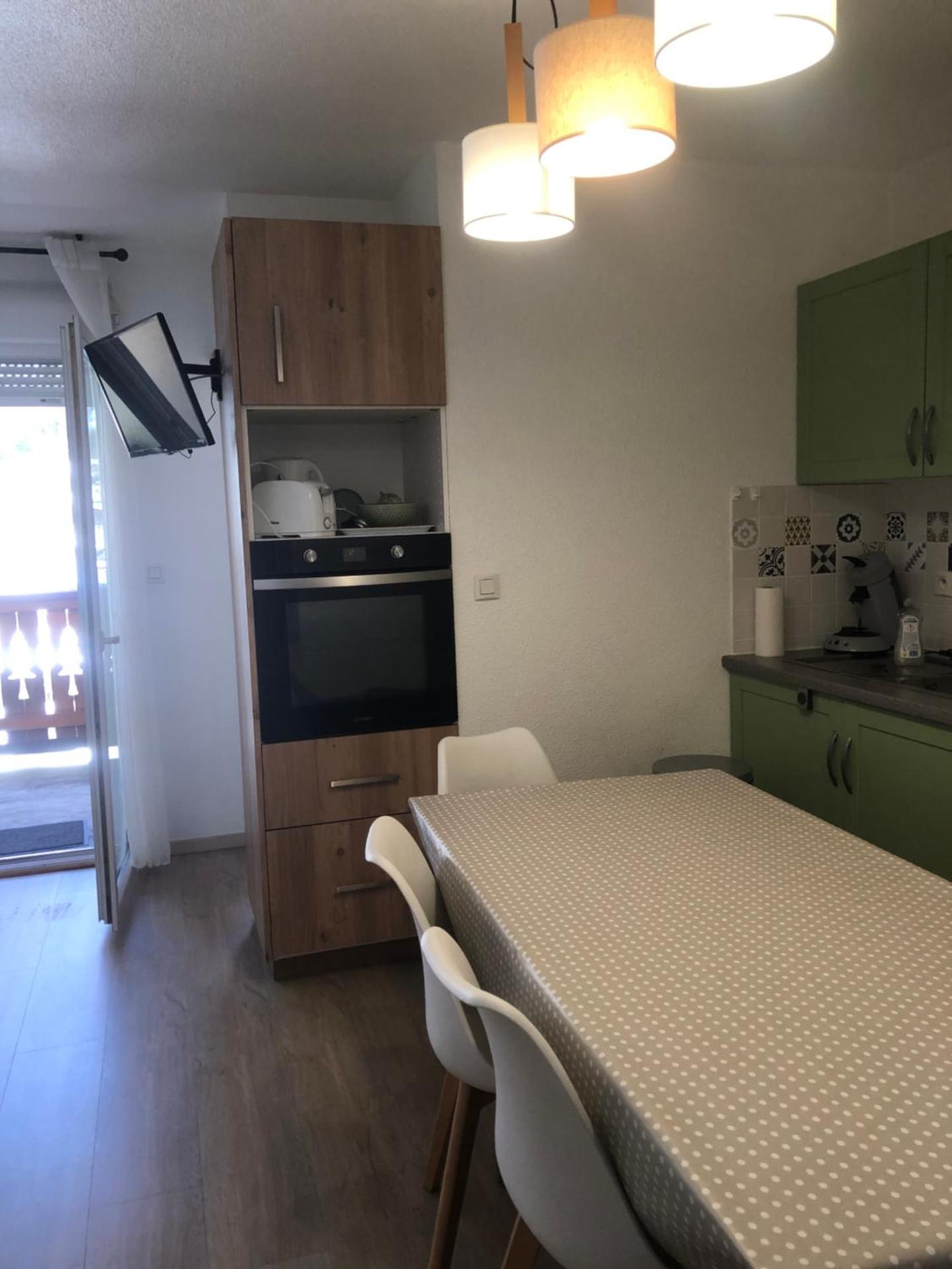 Bagnères-de-Luchon de Luchon T3 vue montagne 15 minutes station de ski, piscine de juin - septembre