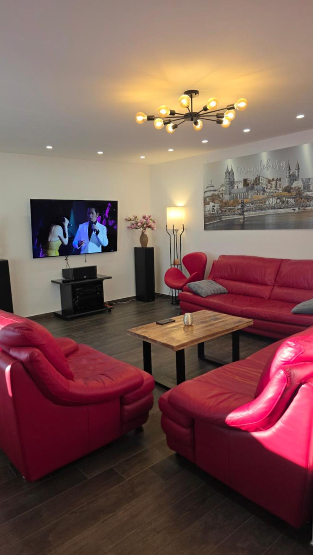 Communal lounge/ TV room