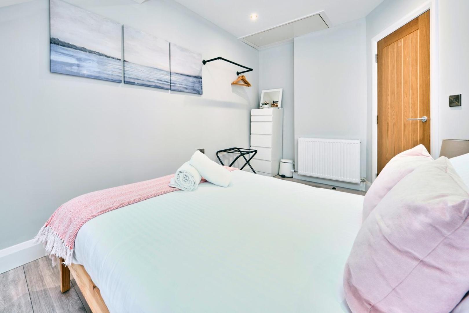 Harbour Penthouse Step to Beach- Princess Yellow 3