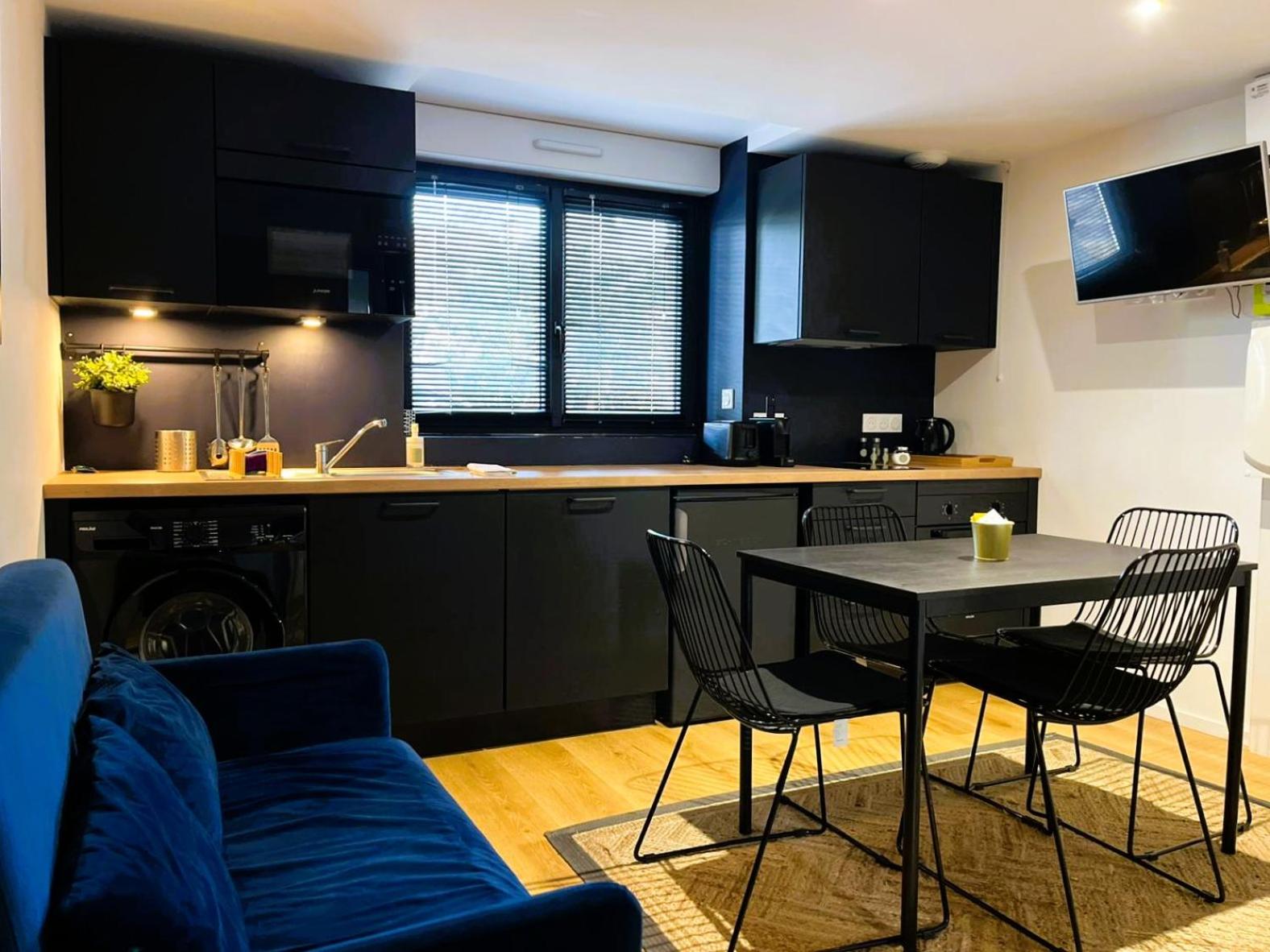 L'Or Noir by Madame Conciergerie