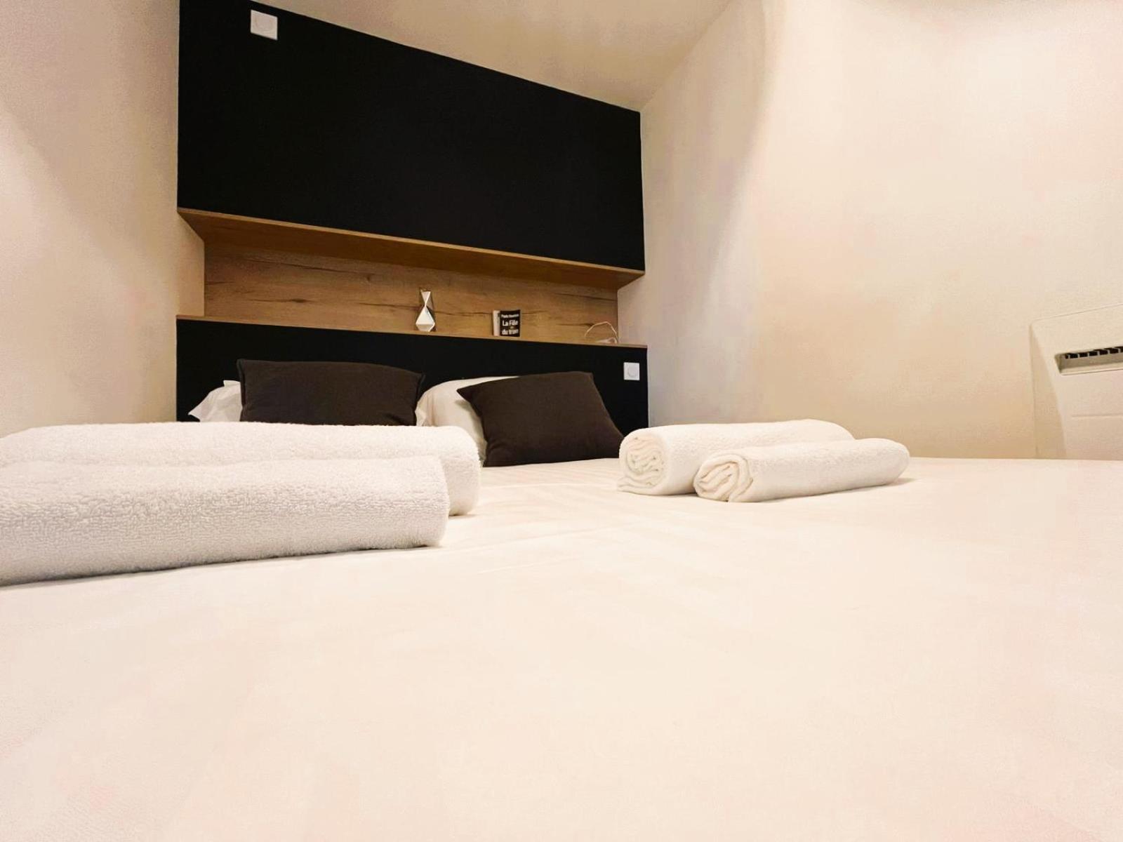 L'Effet Papillon by Madame Conciergerie