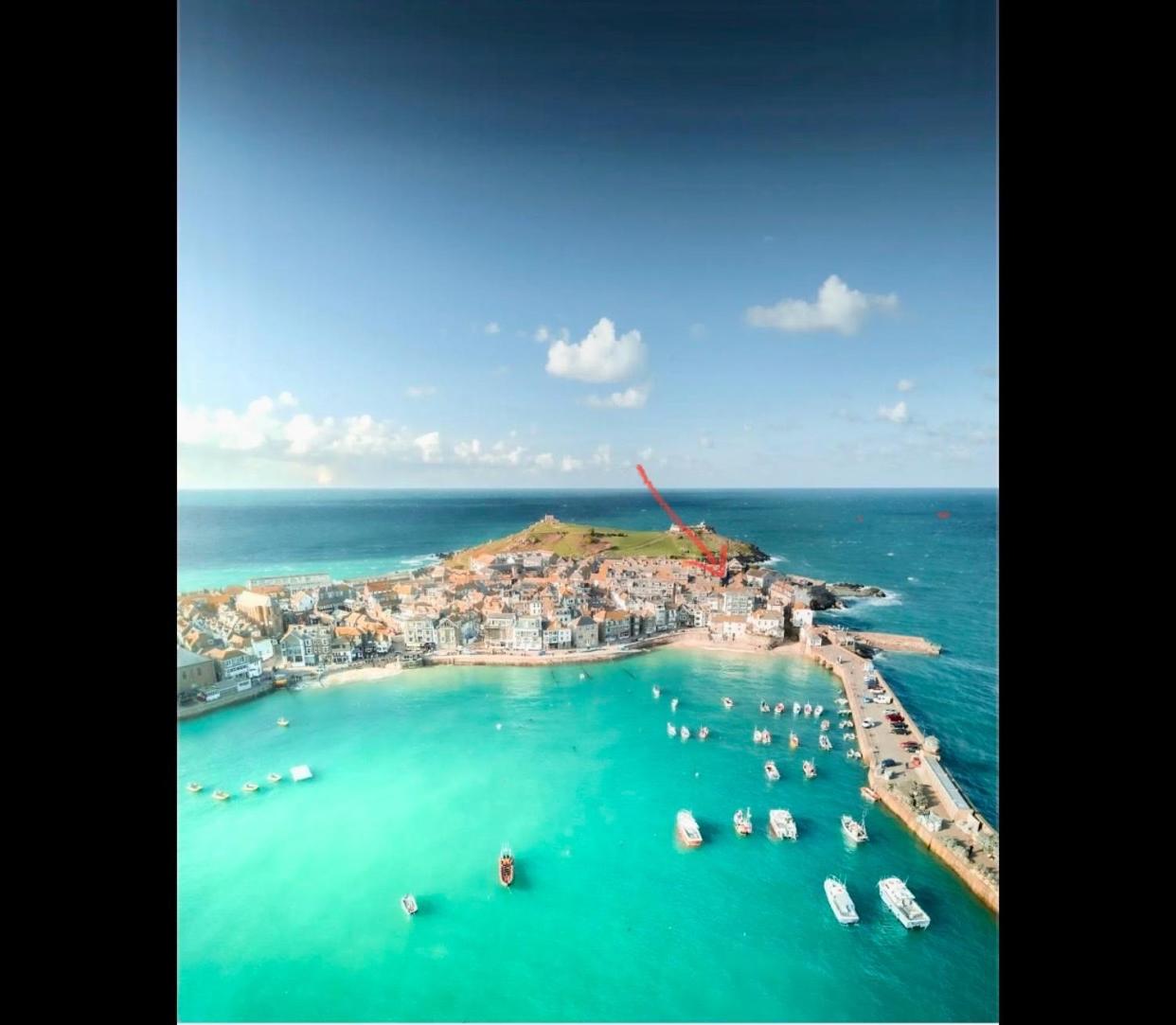 Sea-Ah-na Side Cottage - Steps from the beach