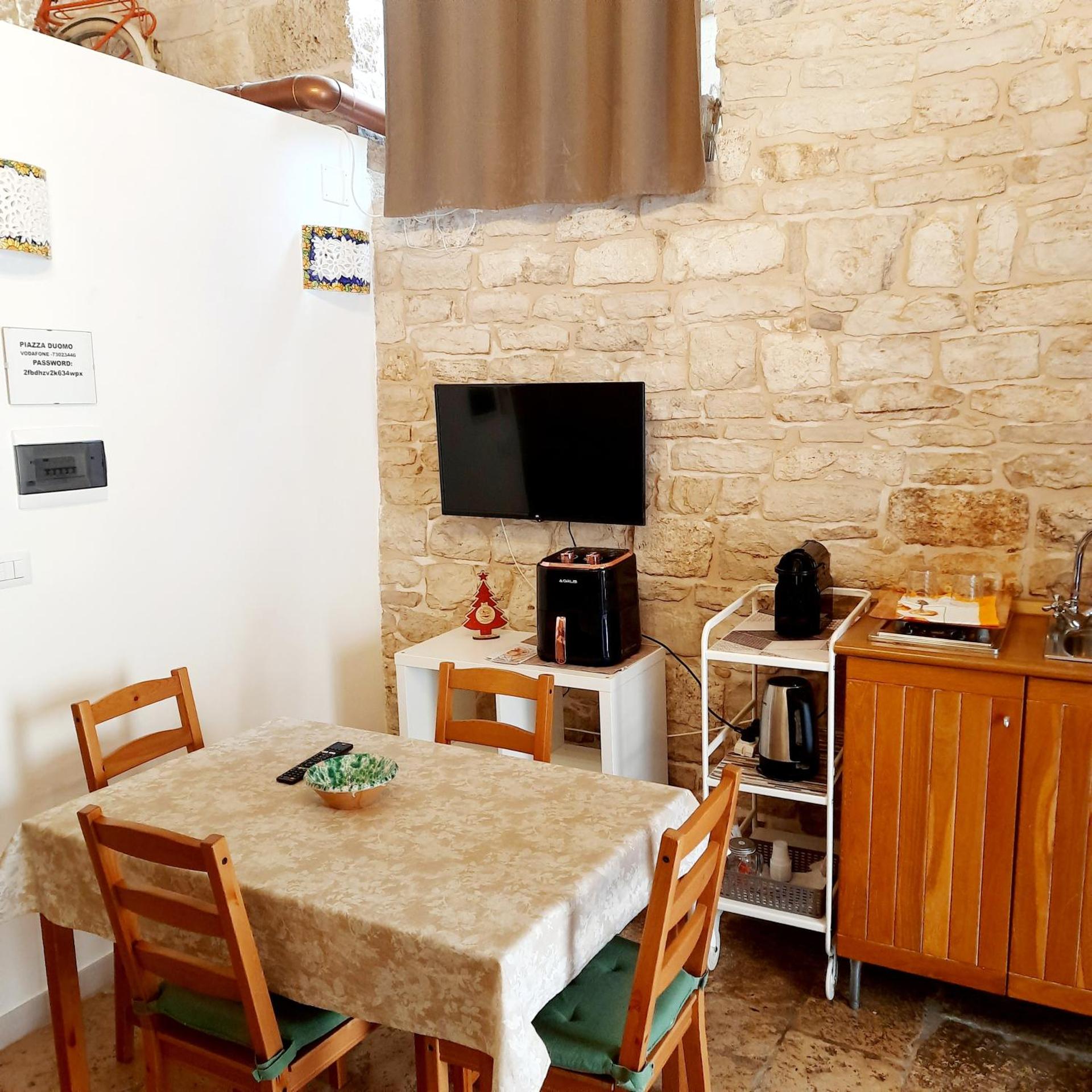 Piazza Duomo - Medieval Puglia's House