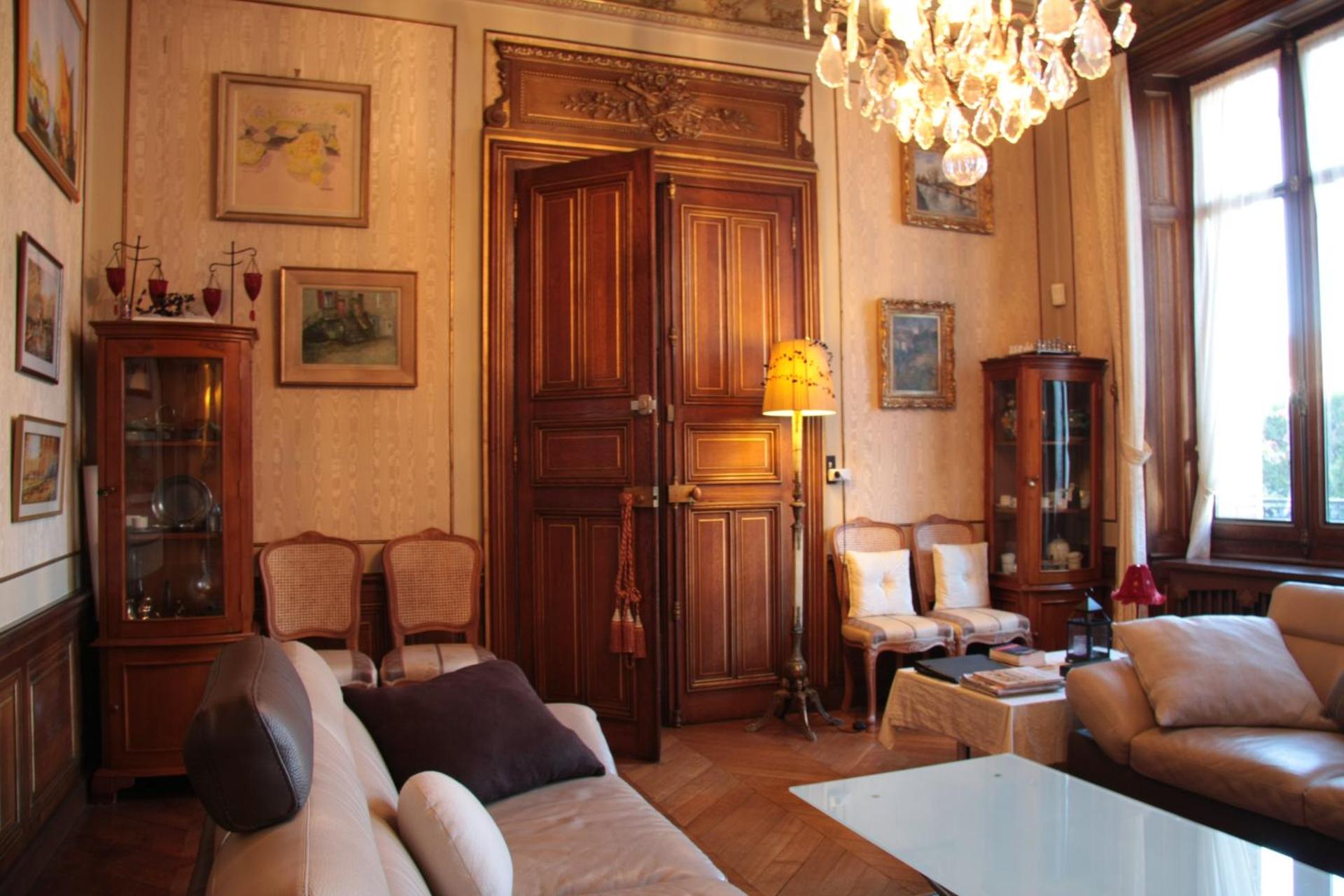 Communal lounge/ TV room