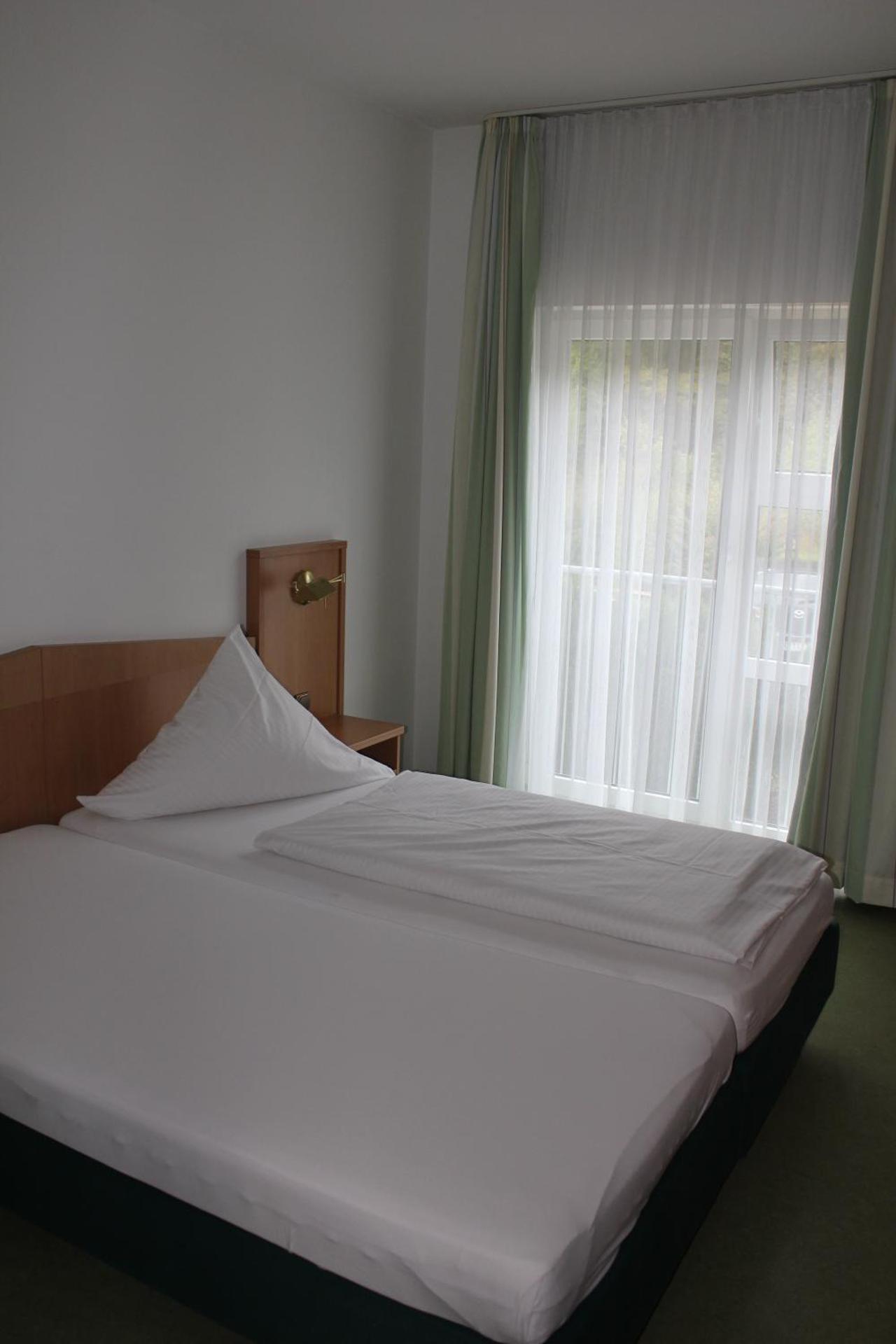 Apartment (4 Adults)