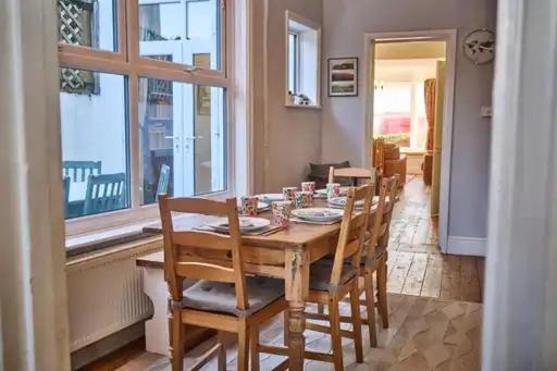 Large character home, hot tub, beach 5 min walk