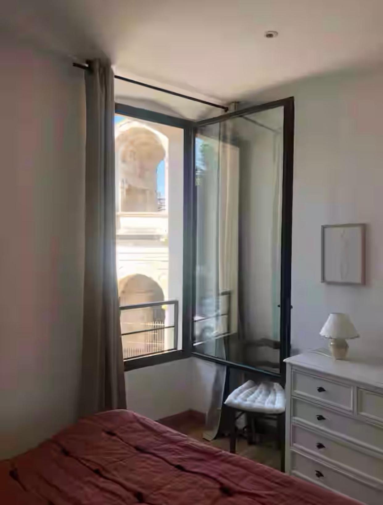 Entre les Arènes et la Major