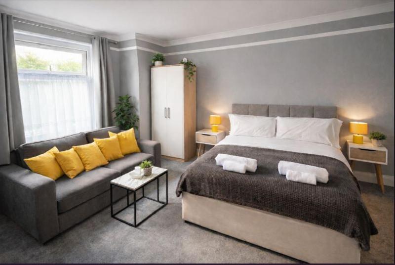 S Gravesend 1 Bed Flat 2 Min Walk STN-Town Centre