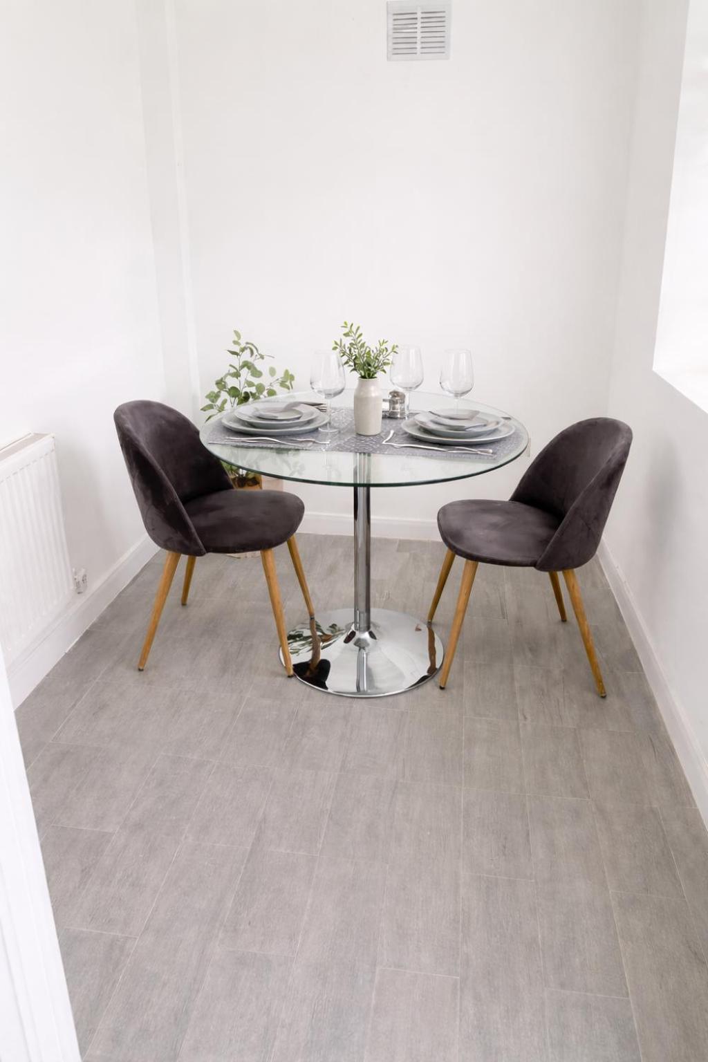 S Gravesend 1 Bed Flat 2 Min Walk STN-Town Centre