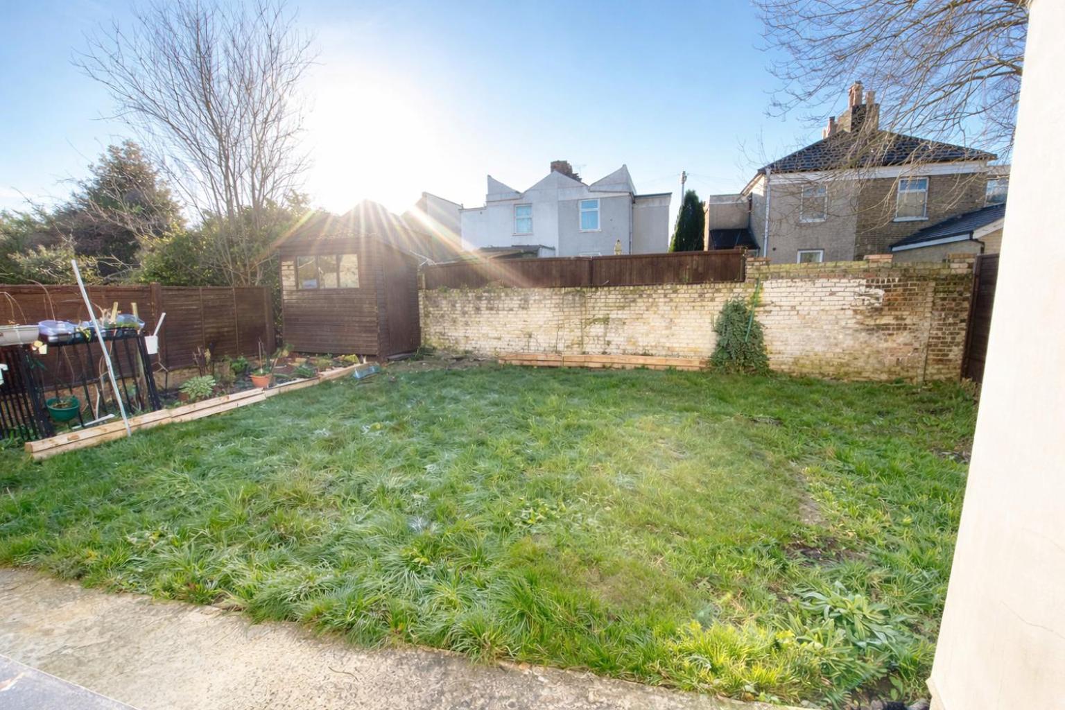 S Gravesend 1 Bed Flat 2 Min Walk STN-Town Centre